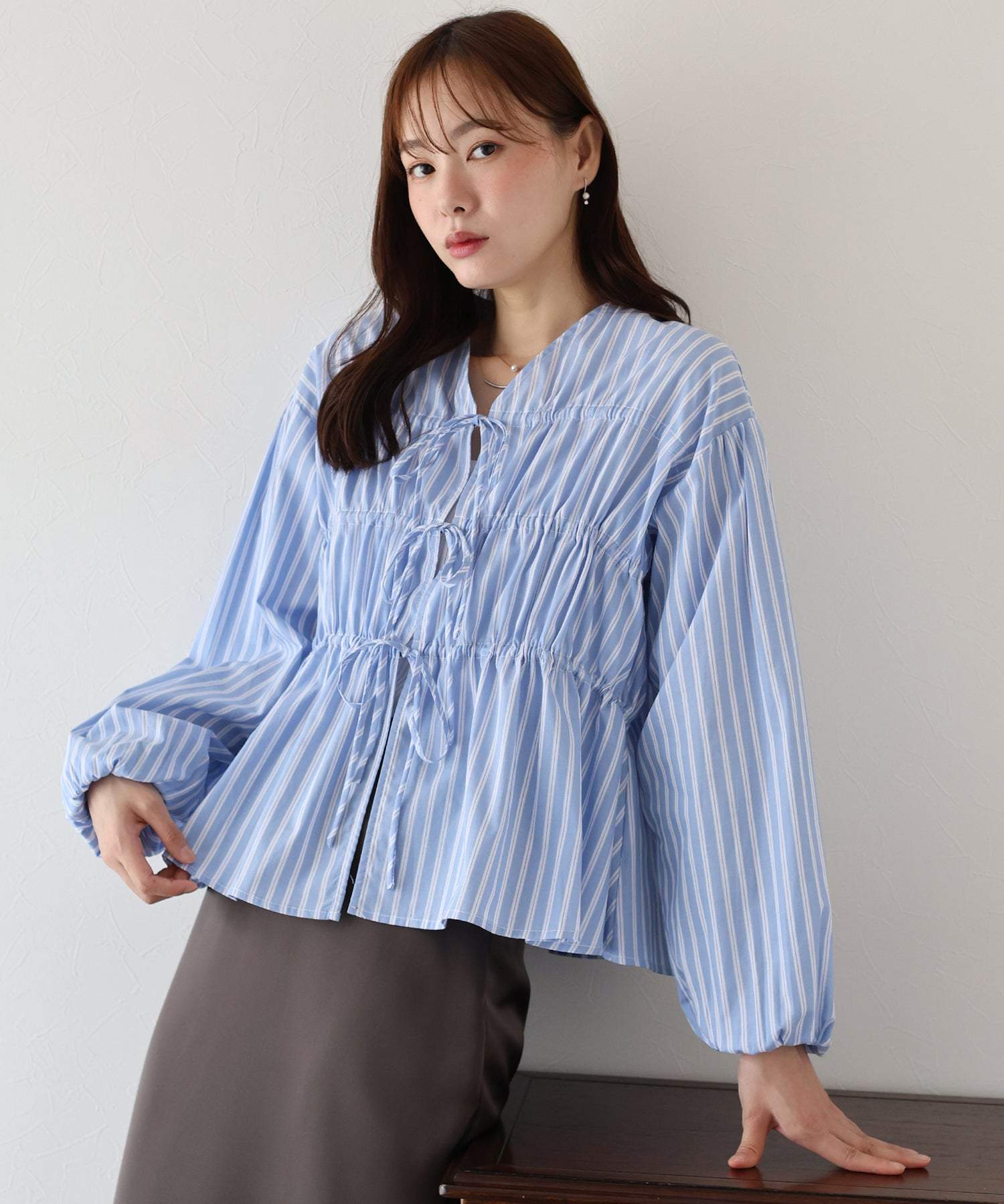 ブルーイースト BLUEEAST ストライプリボンブラウス (ブルー) ブルー