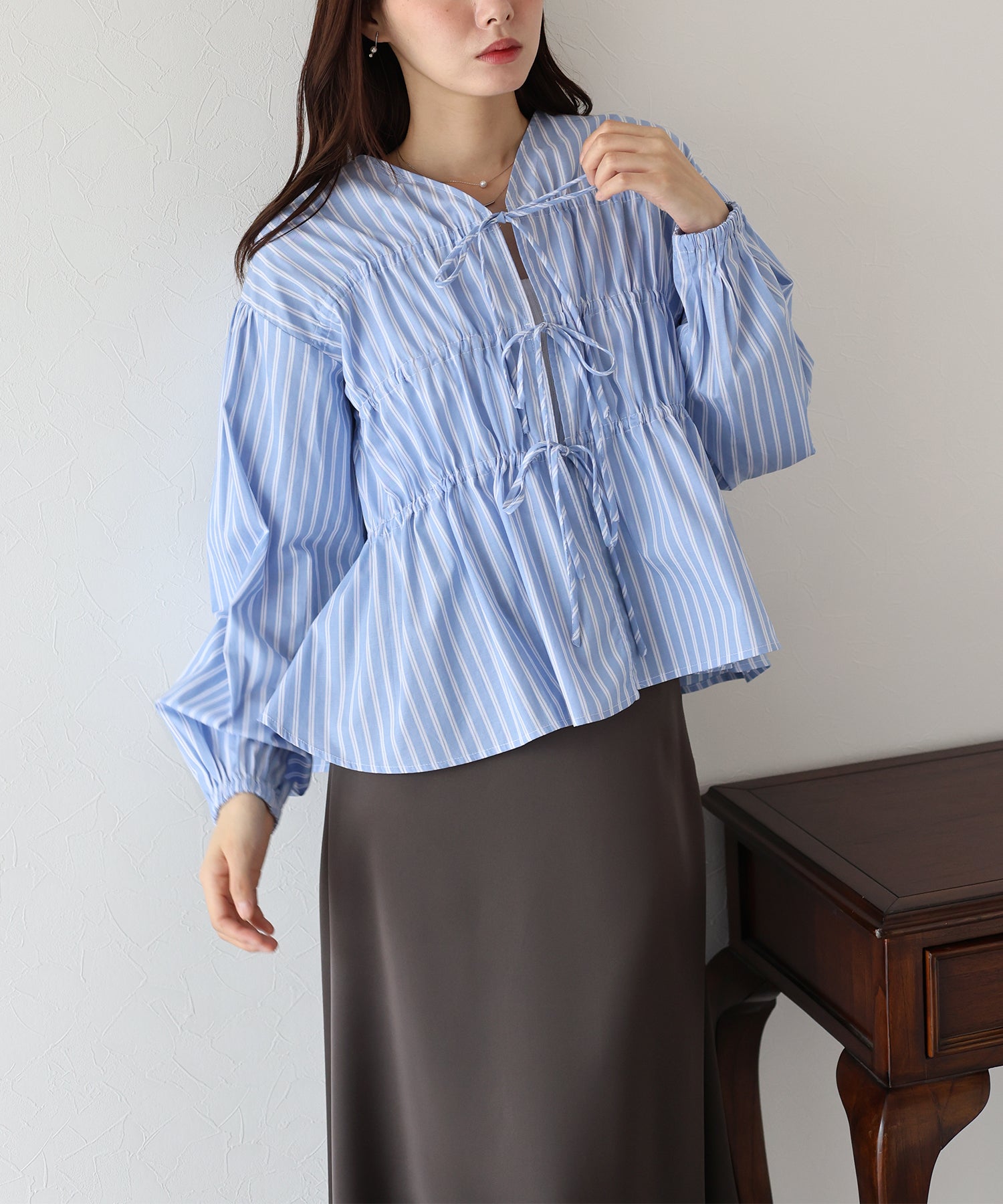 ブルーイースト BLUEEAST ストライプリボンブラウス (ブルー) ブルー