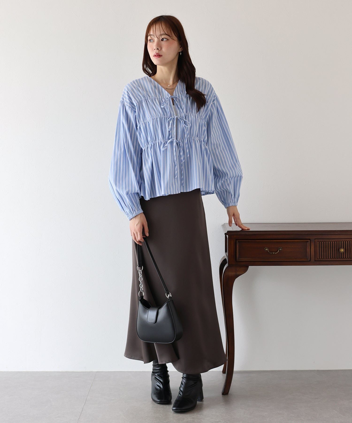 ブルーイースト BLUEEAST ストライプリボンブラウス (ブルー) ブルー