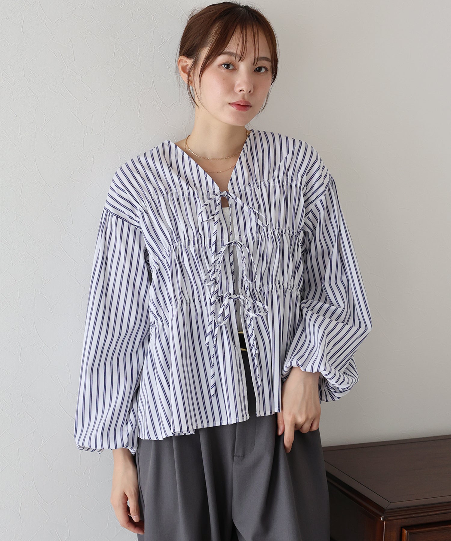 ブルーイースト BLUEEAST ストライプリボンブラウス (ブルー) ブルー