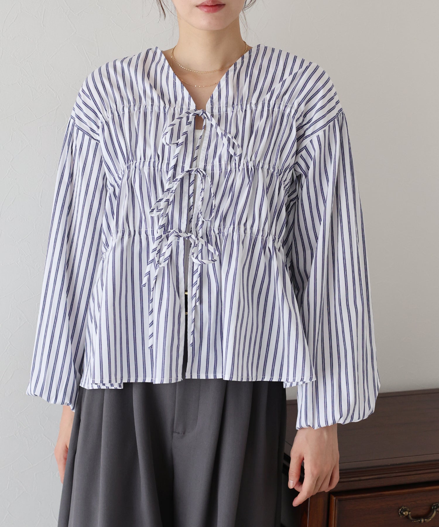 ブルーイースト BLUEEAST ストライプリボンブラウス (ブルー) ブルー