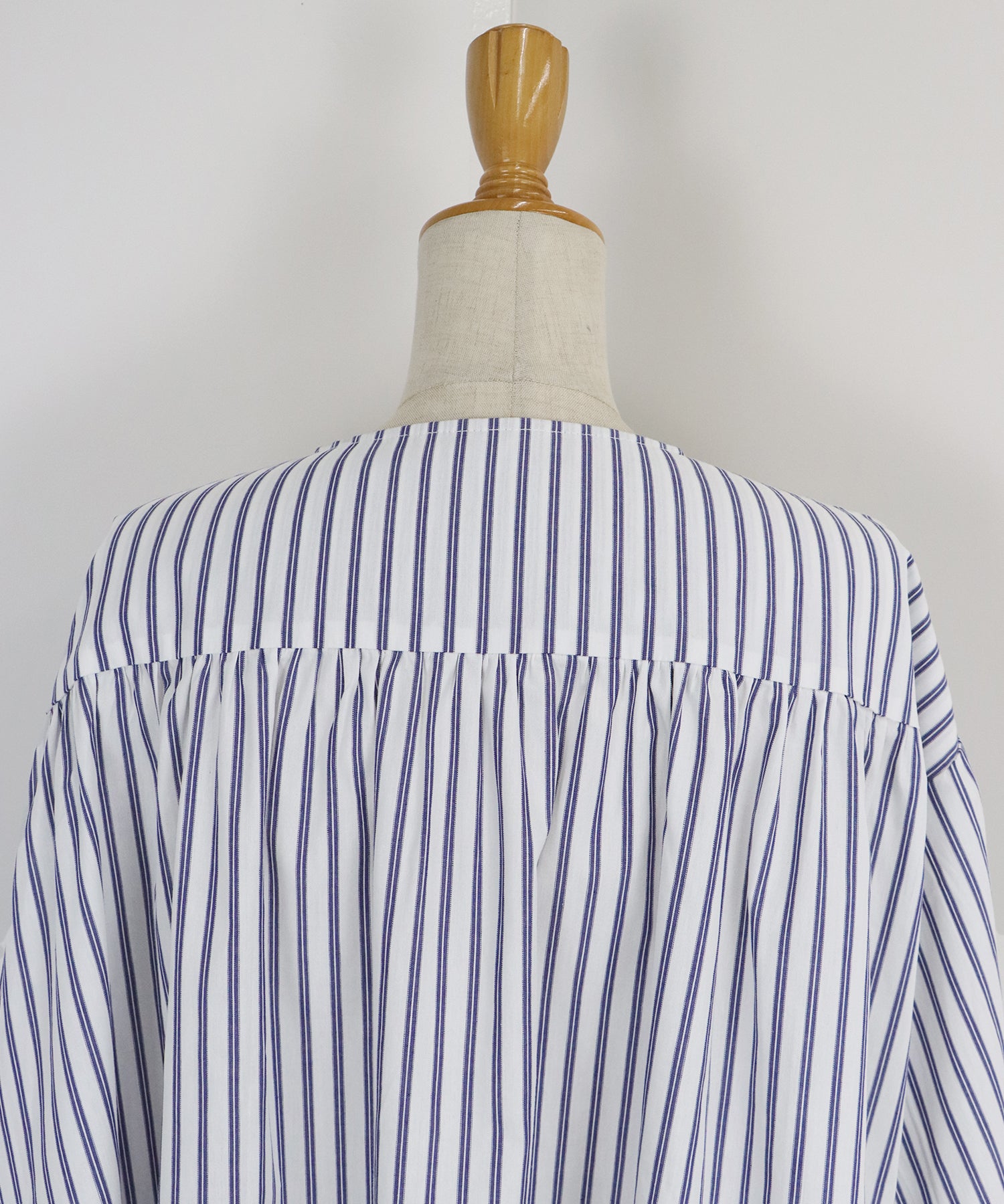 ブルーイースト BLUEEAST ストライプリボンブラウス (ブルー) ブルー