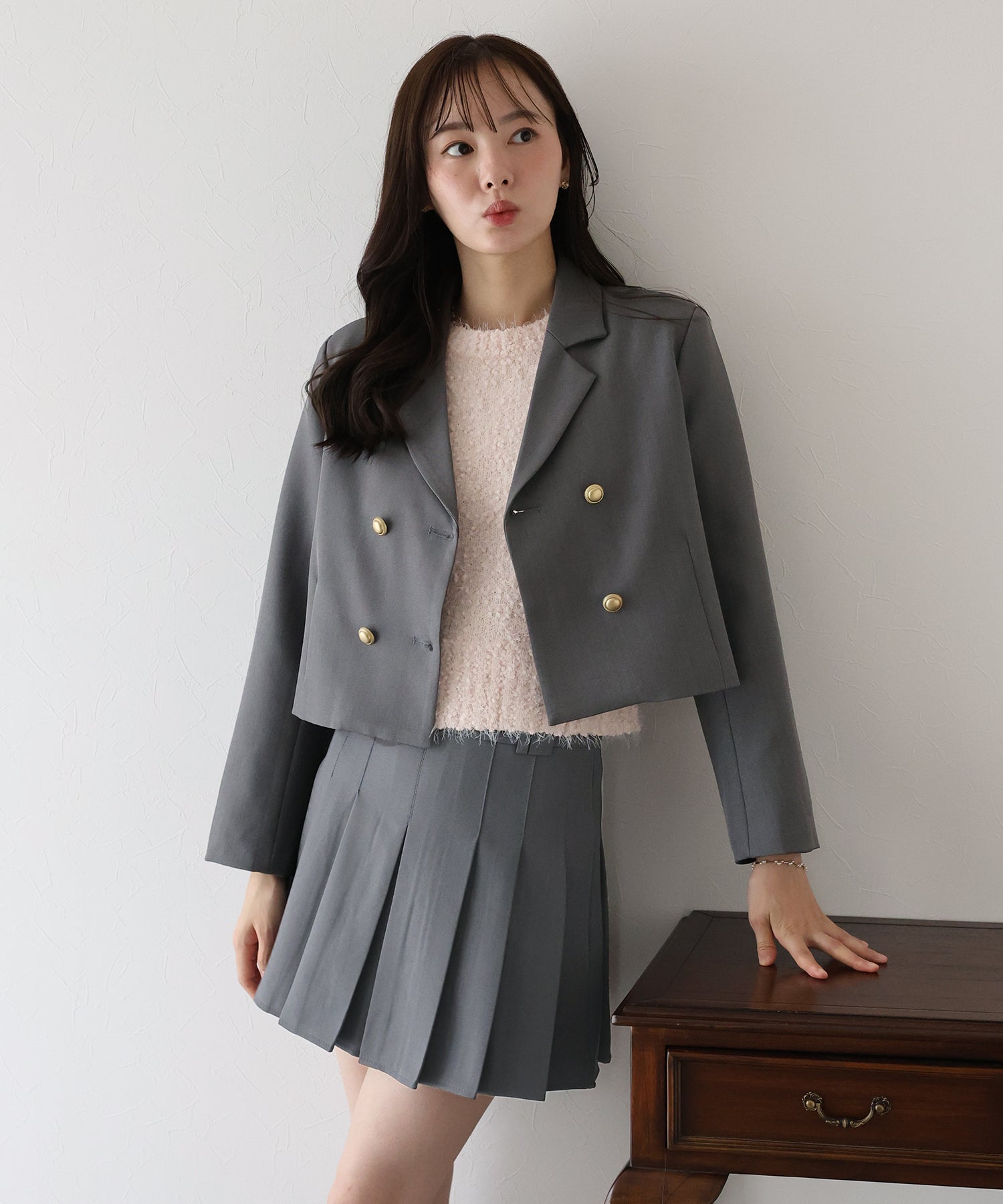 ブルーイースト BLUEEAST 金ボタンショートテーラードジャケット (ブラウン) ブラウン