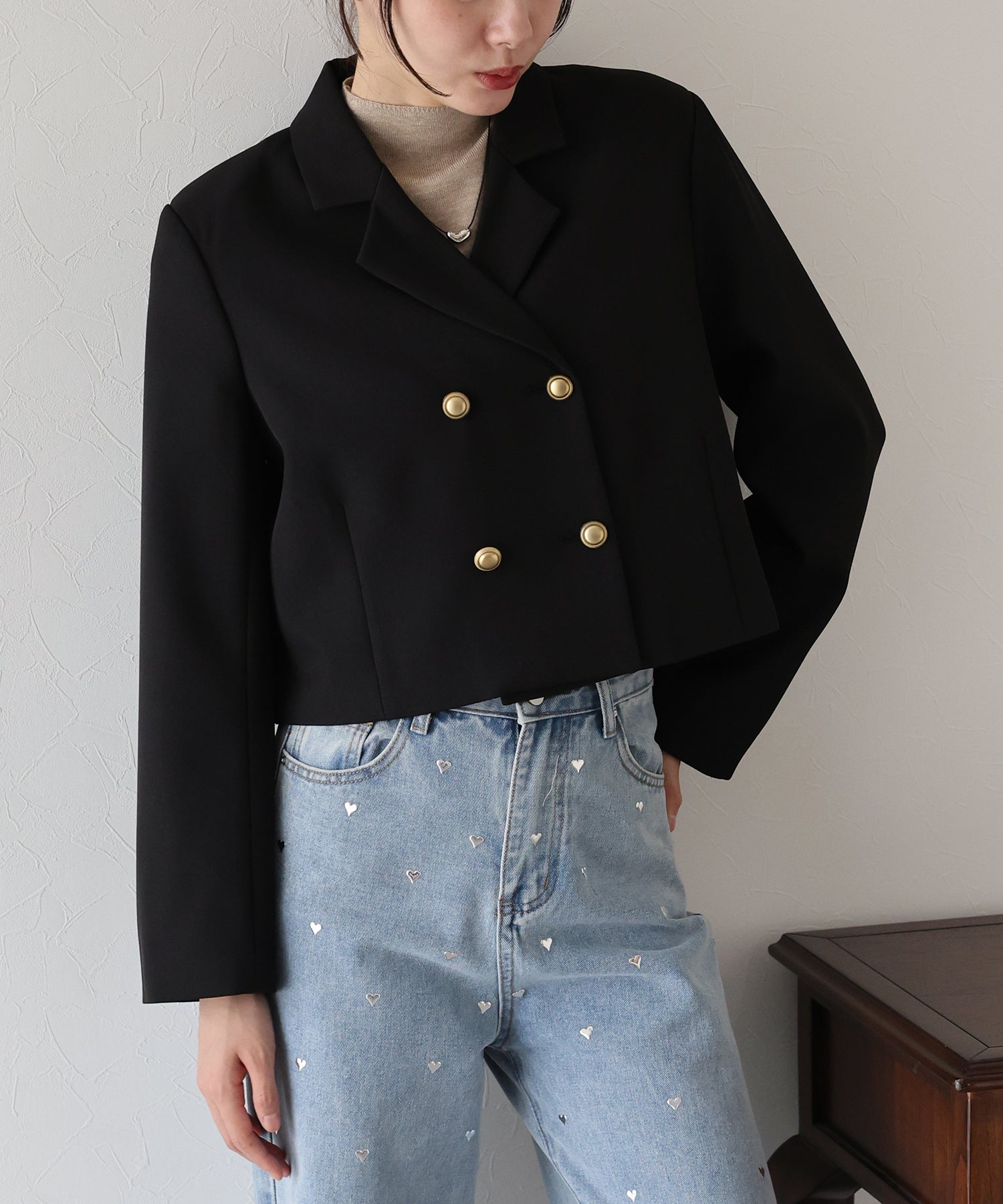 ブルーイースト BLUEEAST 金ボタンショートテーラードジャケット (ブラウン) ブラウン