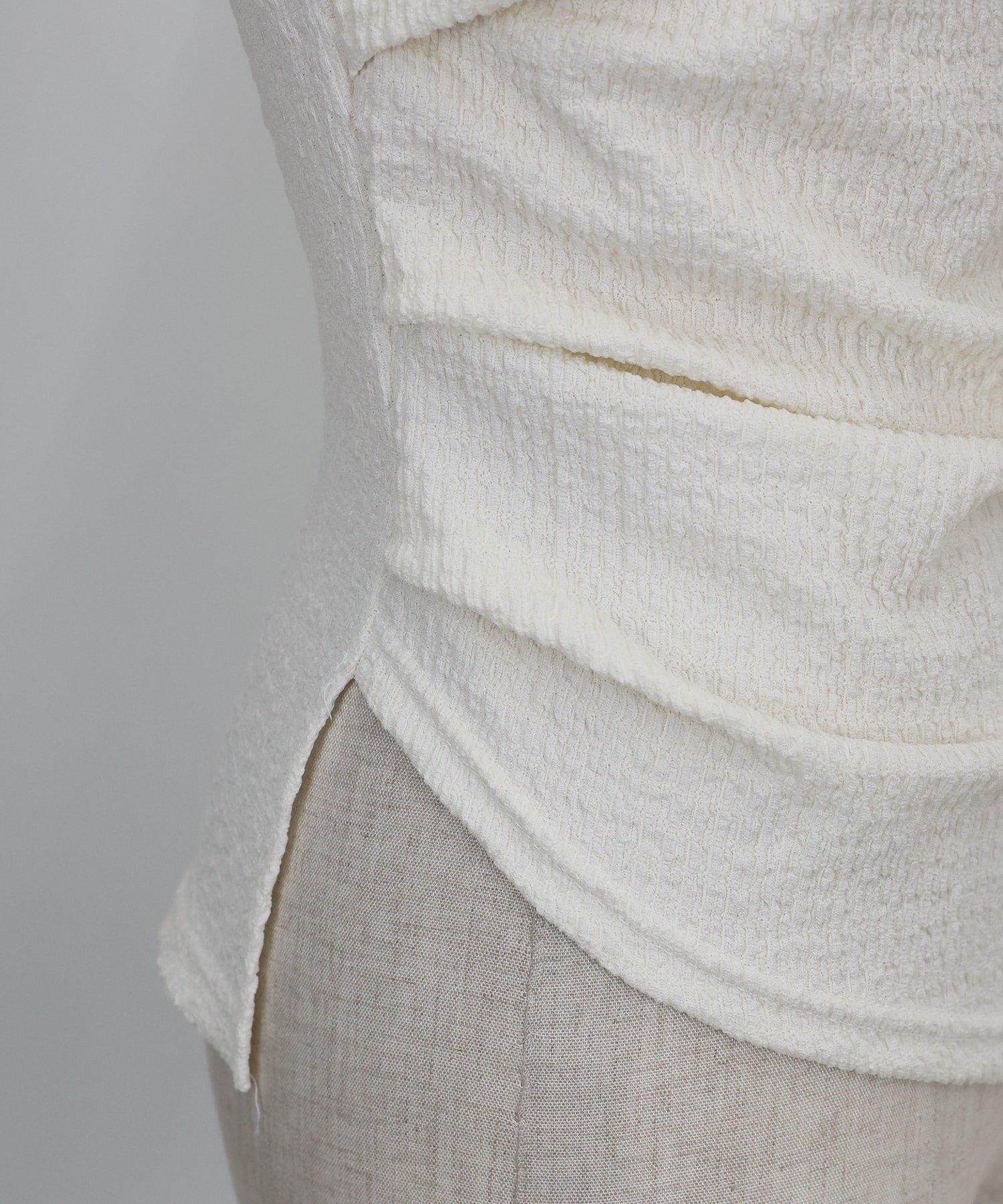 ブルーイースト BLUEEAST サイドタックジャガードカットソー (アイボリー) アイボリー