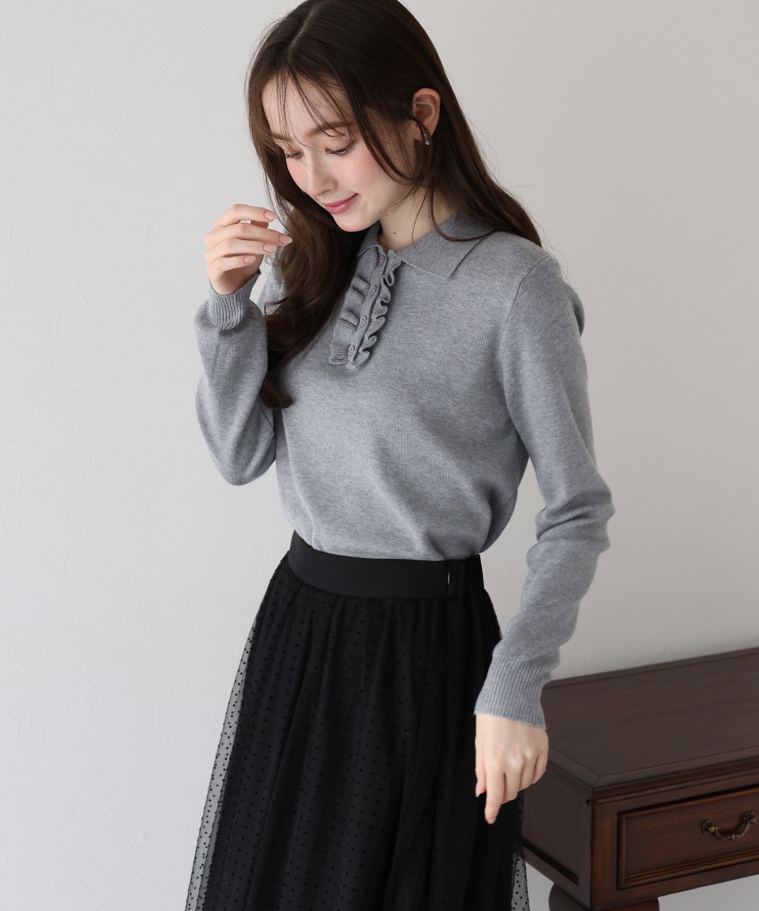 ブルーイースト BLUEEAST ウール混フロントフリルポロニット (アイボリー) アイボリー