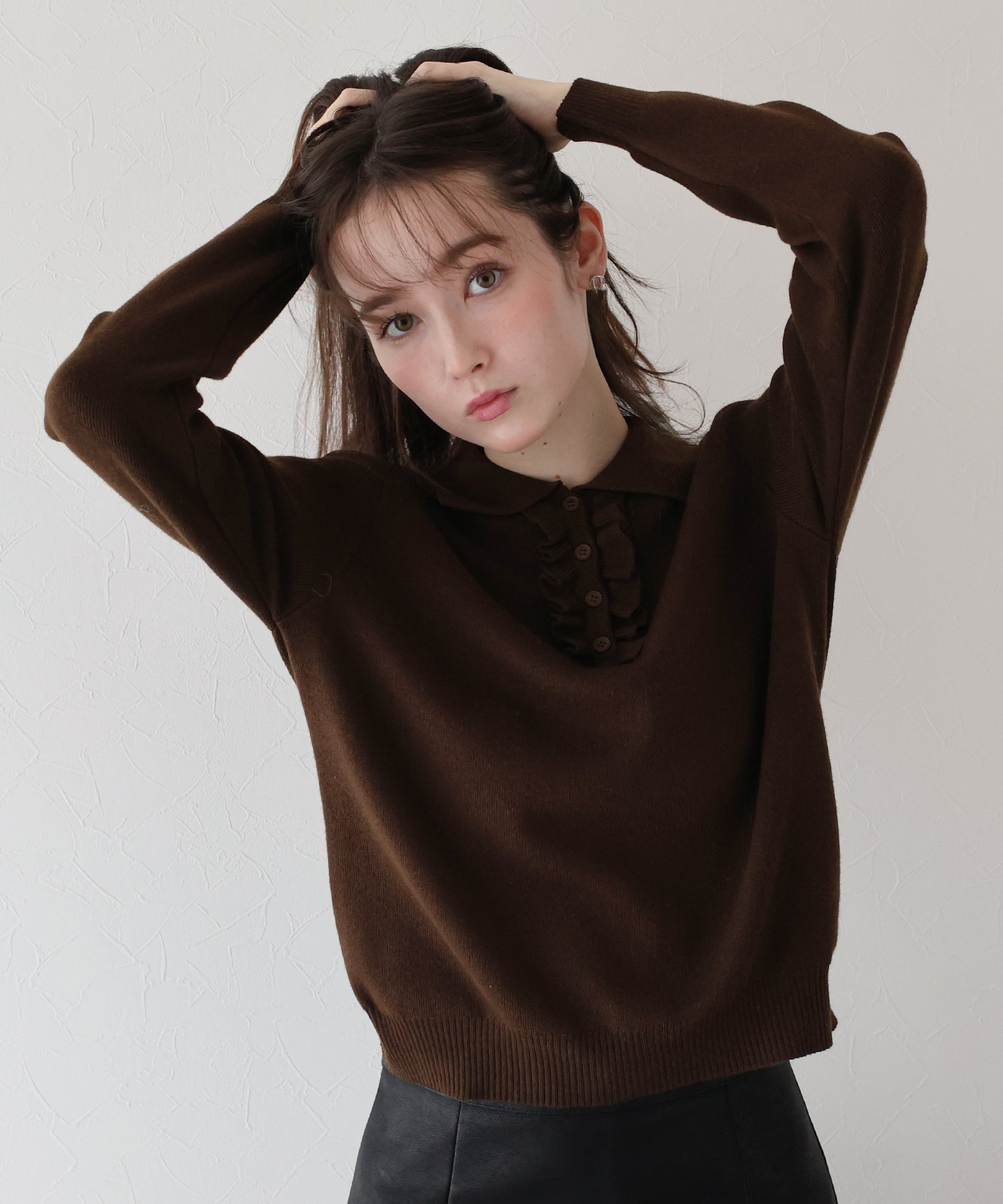 ブルーイースト BLUEEAST ウール混フロントフリルポロニット (アイボリー) アイボリー