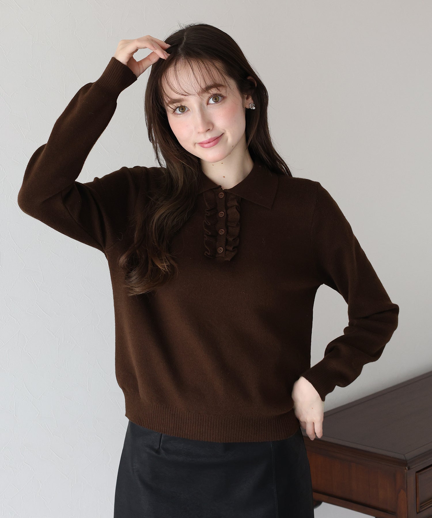 ブルーイースト BLUEEAST ウール混フロントフリルポロニット (アイボリー) アイボリー