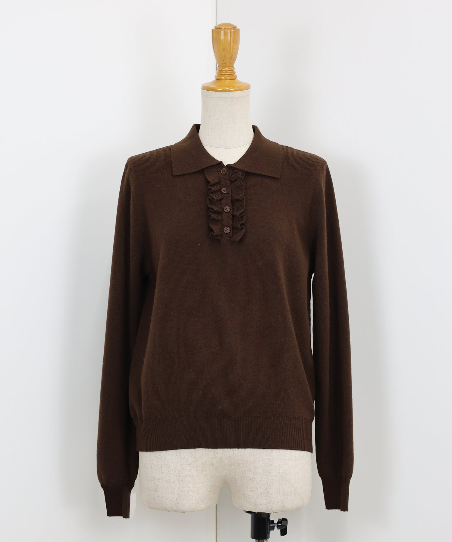 ブルーイースト BLUEEAST ウール混フロントフリルポロニット (アイボリー) アイボリー