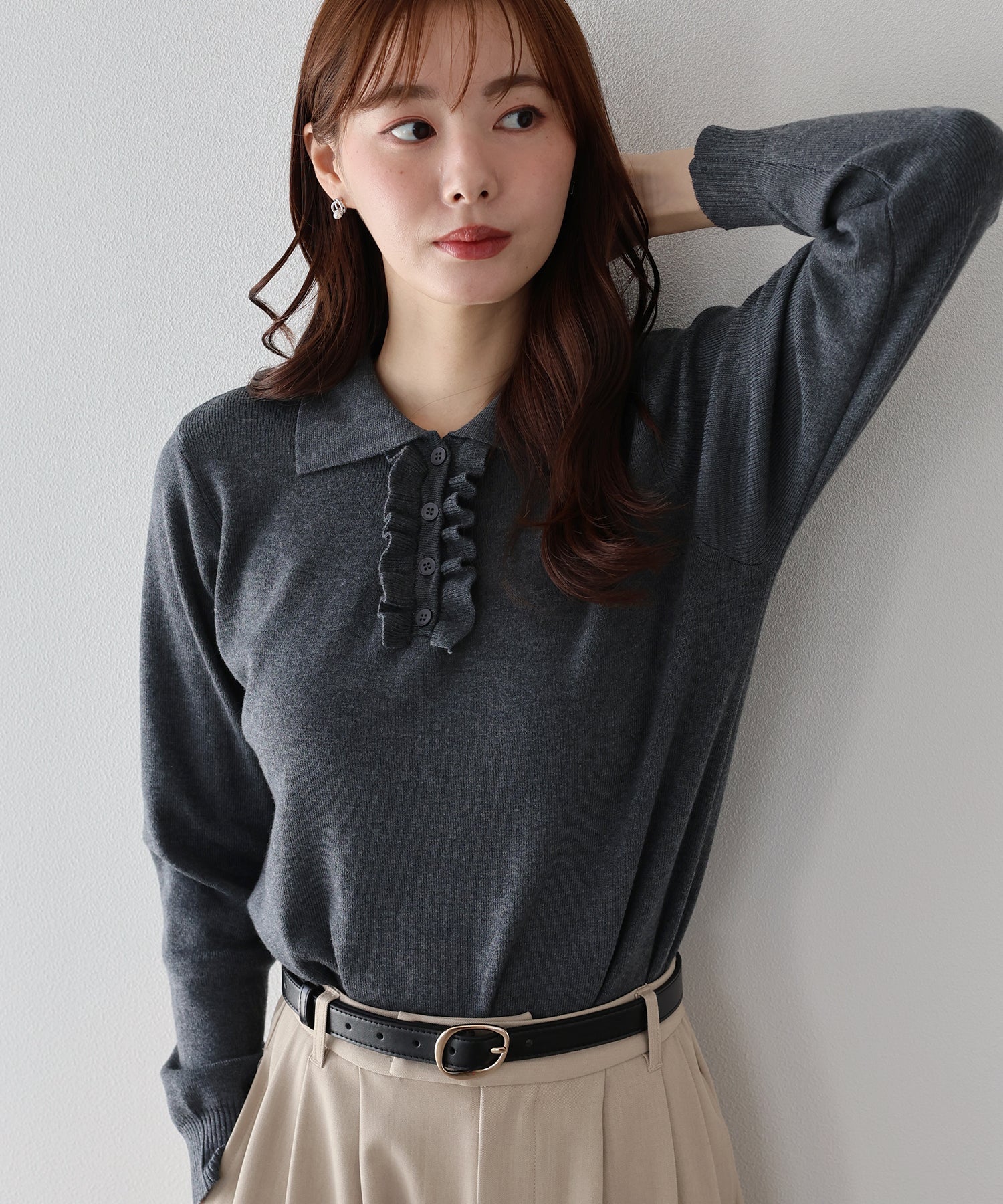 ブルーイースト BLUEEAST ウール混フロントフリルポロニット (アイボリー) アイボリー