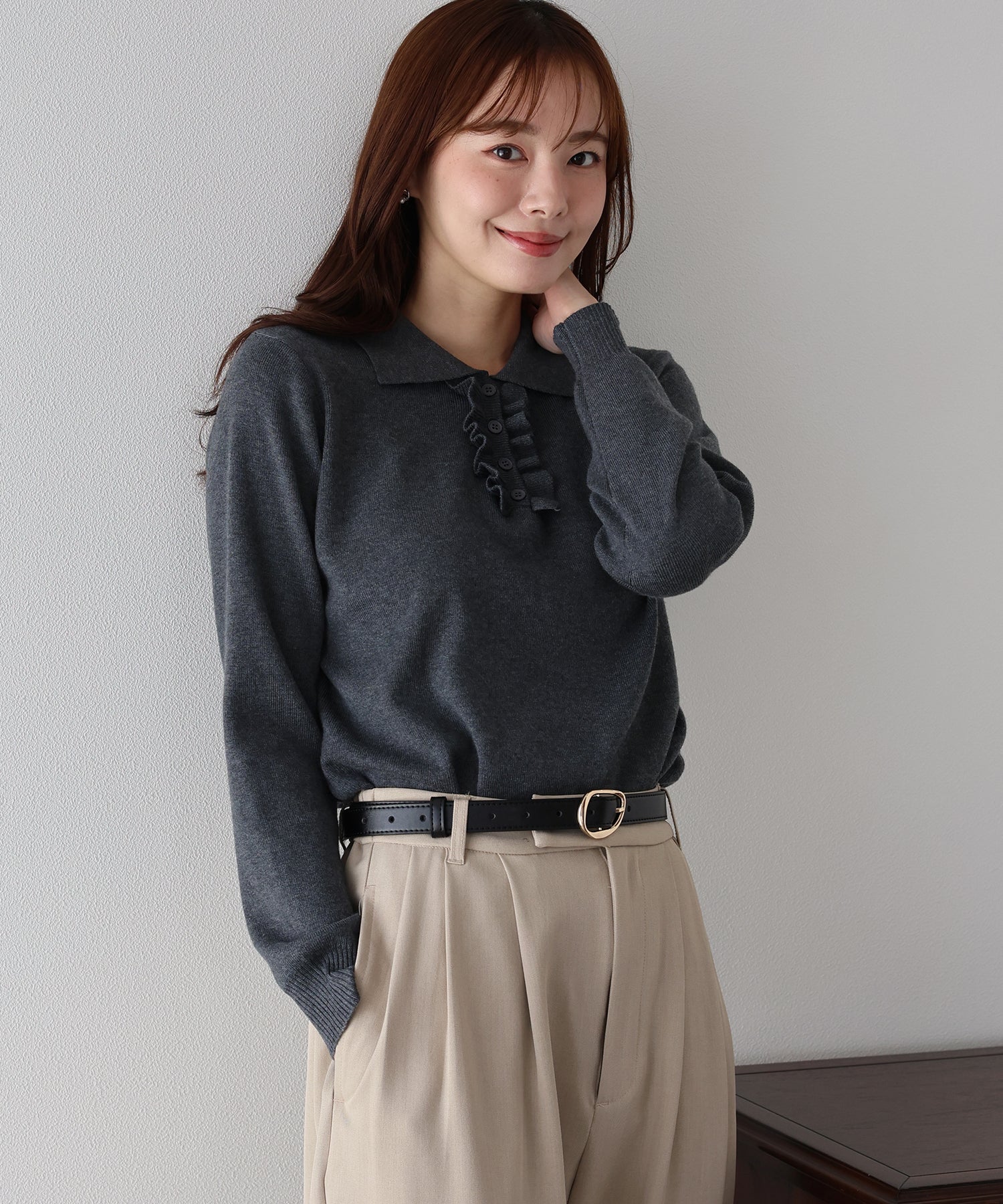 ブルーイースト BLUEEAST ウール混フロントフリルポロニット (アイボリー) アイボリー