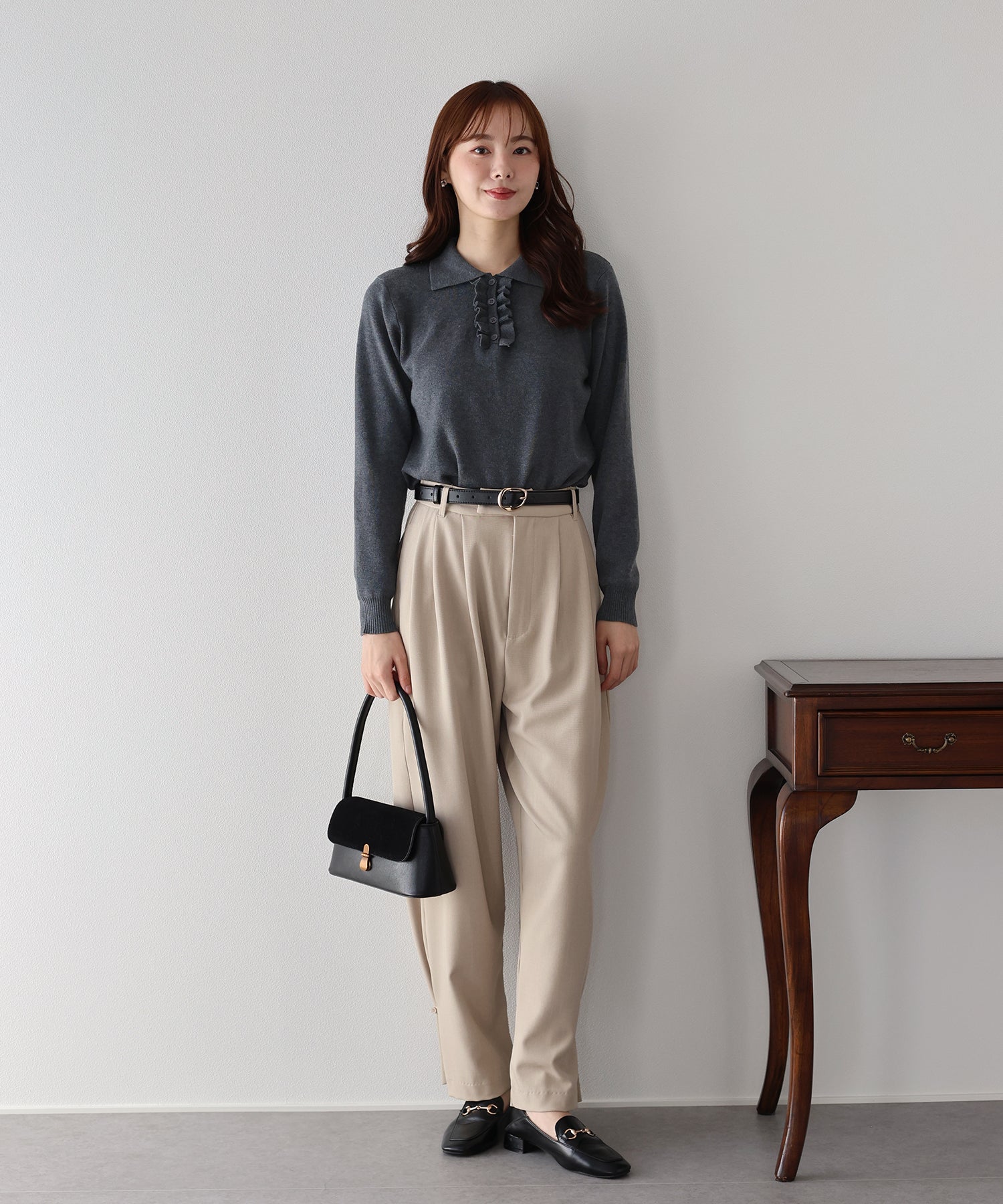 ブルーイースト BLUEEAST ウール混フロントフリルポロニット (アイボリー) アイボリー