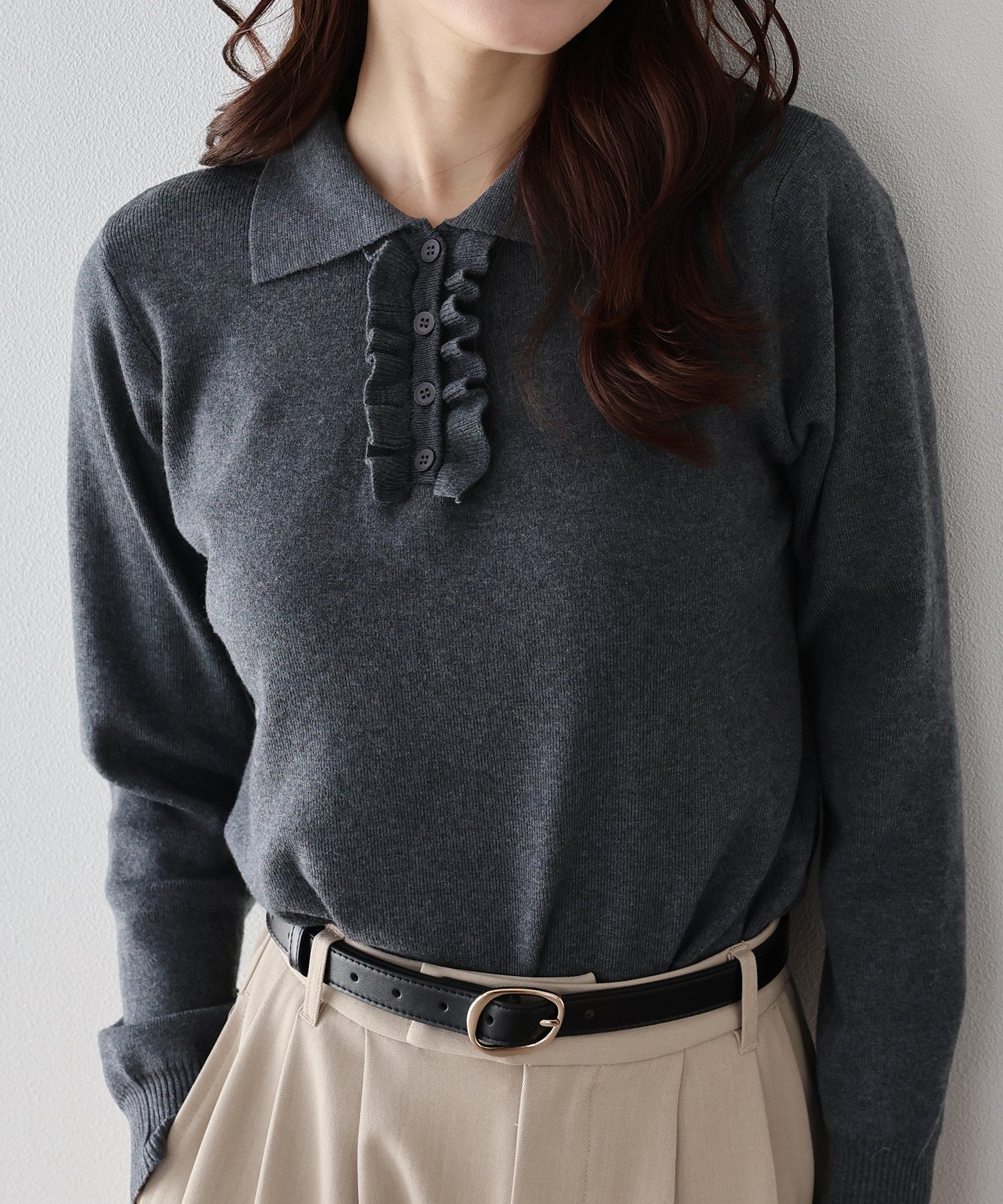 ブルーイースト BLUEEAST ウール混フロントフリルポロニット (チャコールグレー) チャコールグレー