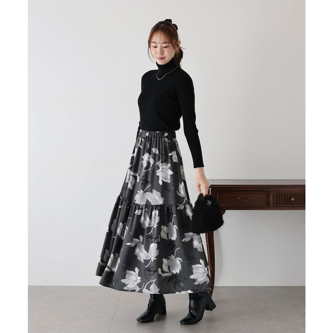 ブルーイースト BLUEEAST フラワーティアードスカート (グレー) グレー