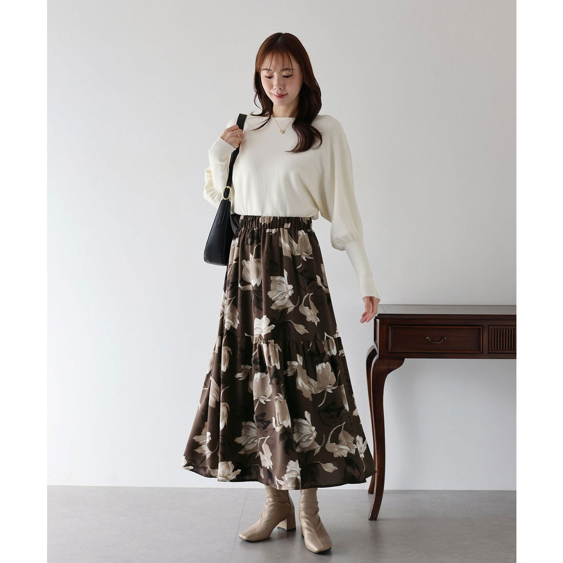 ブルーイースト BLUEEAST フラワーティアードスカート (グレー) グレー