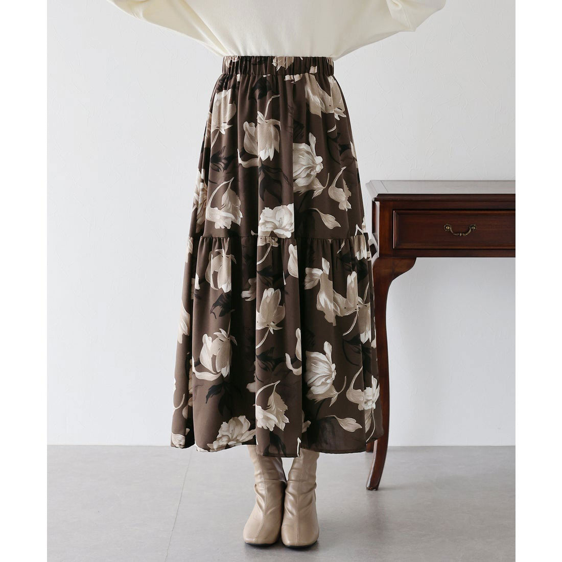 ブルーイースト BLUEEAST フラワーティアードスカート (グレー) グレー