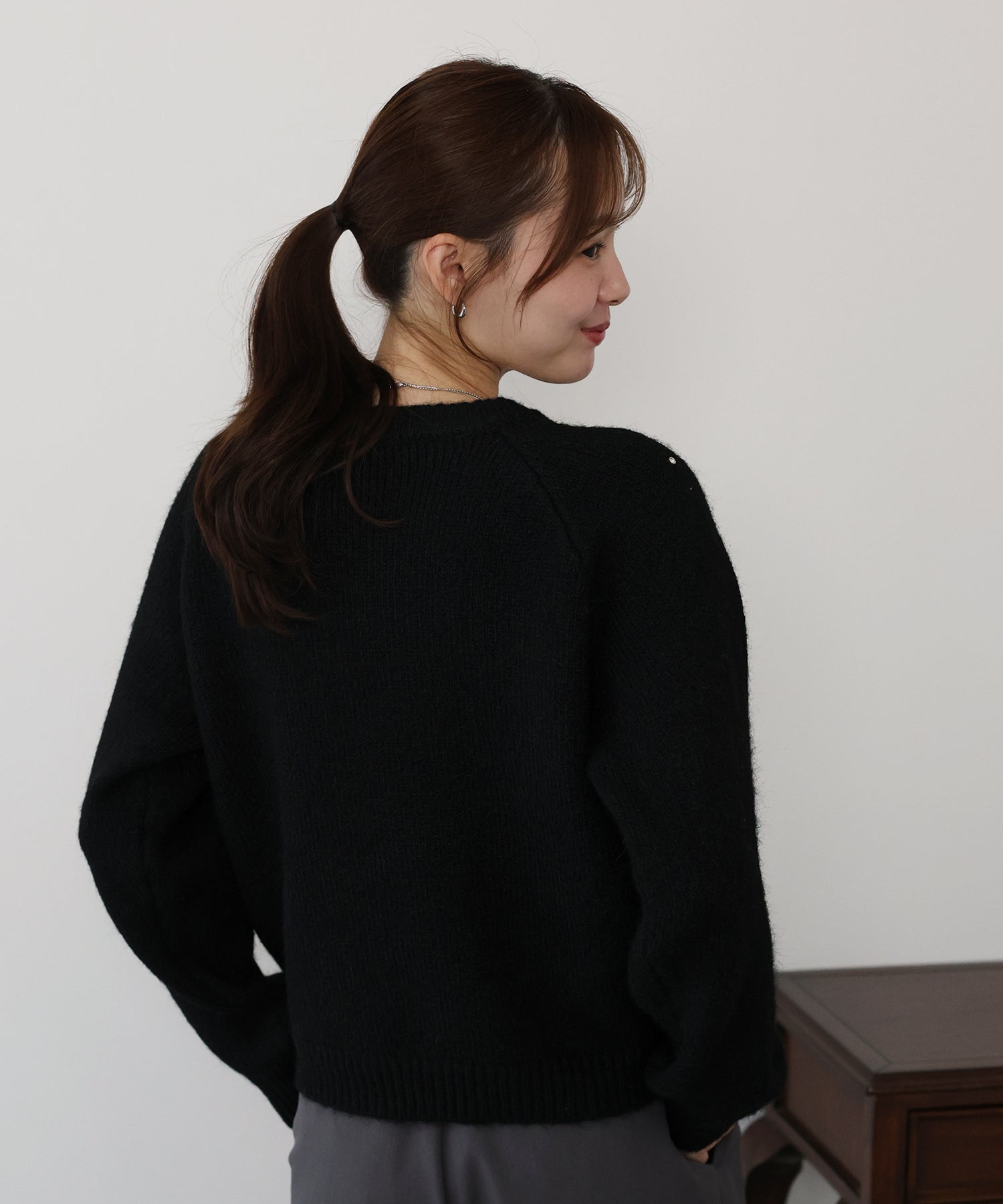 ブルーイースト BLUEEAST パールビジューニットカーディガン (ブラック) ブラック