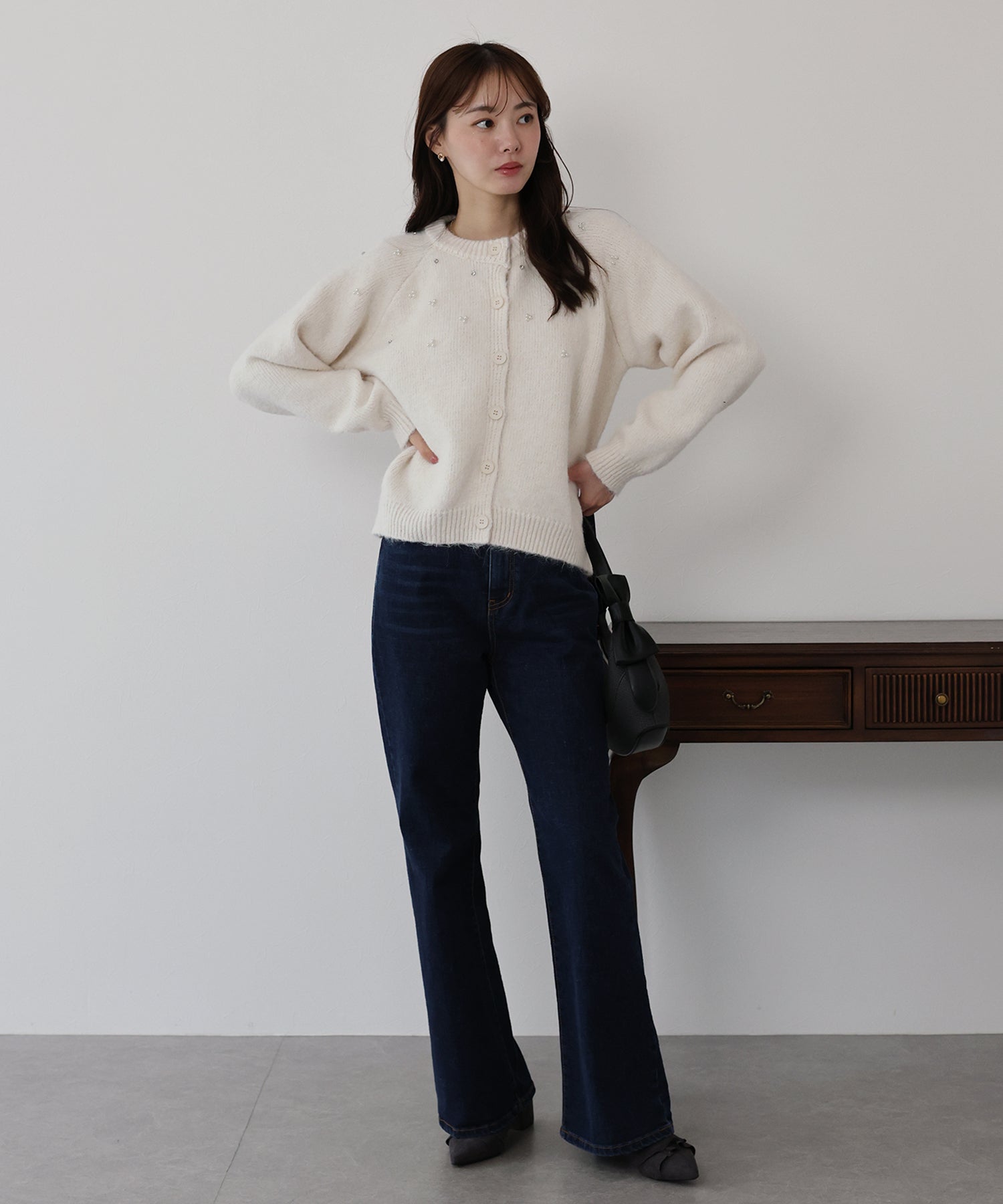 ブルーイースト BLUEEAST パールビジューニットカーディガン (ブラック) ブラック