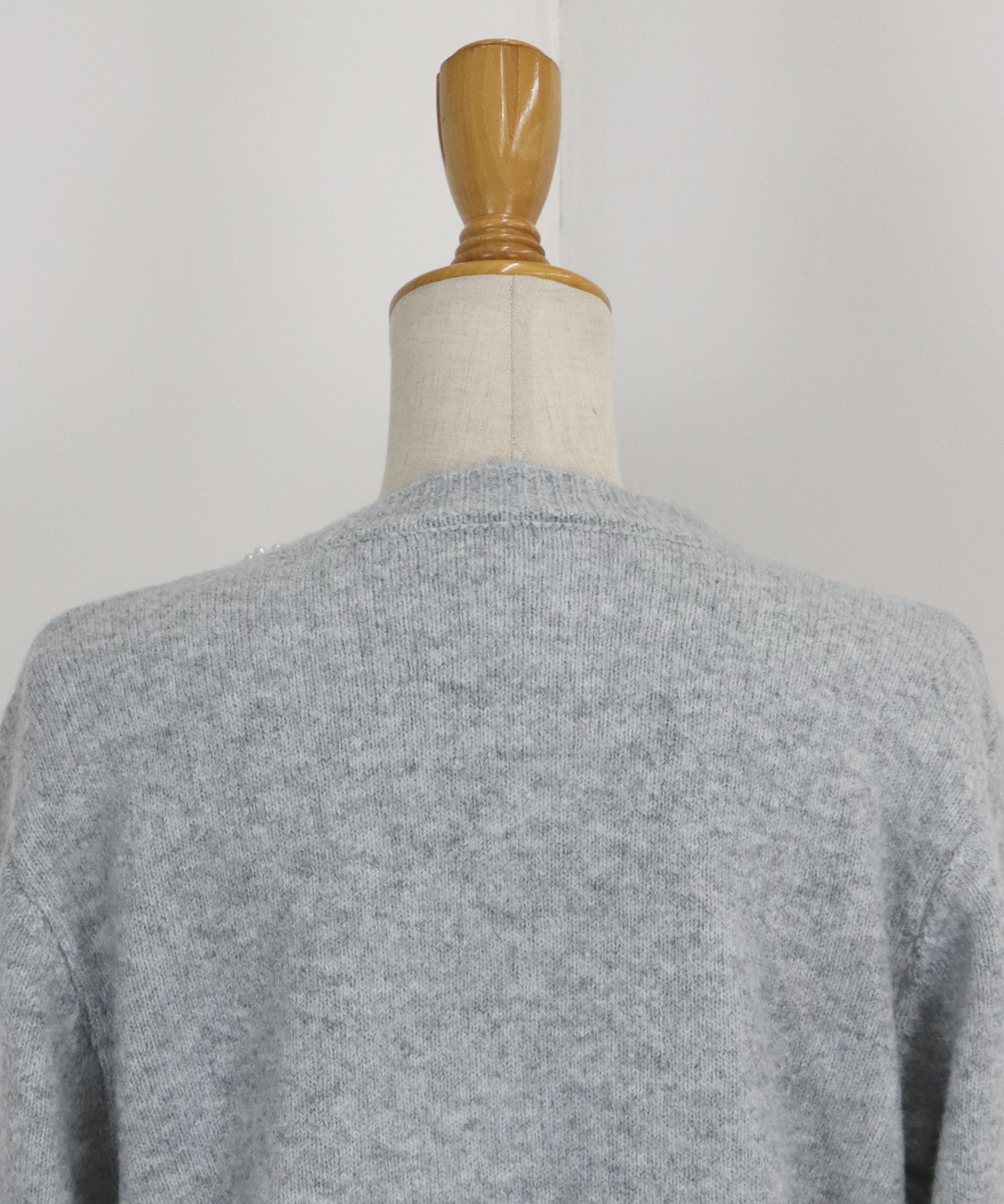 ブルーイースト BLUEEAST フラワービジューカーディガン (アイボリー) アイボリー