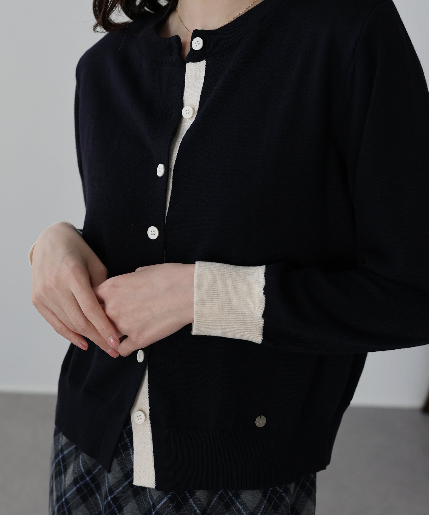ブルーイースト BLUEEAST バイカラーカーディガン (ネイビー) ネイビー