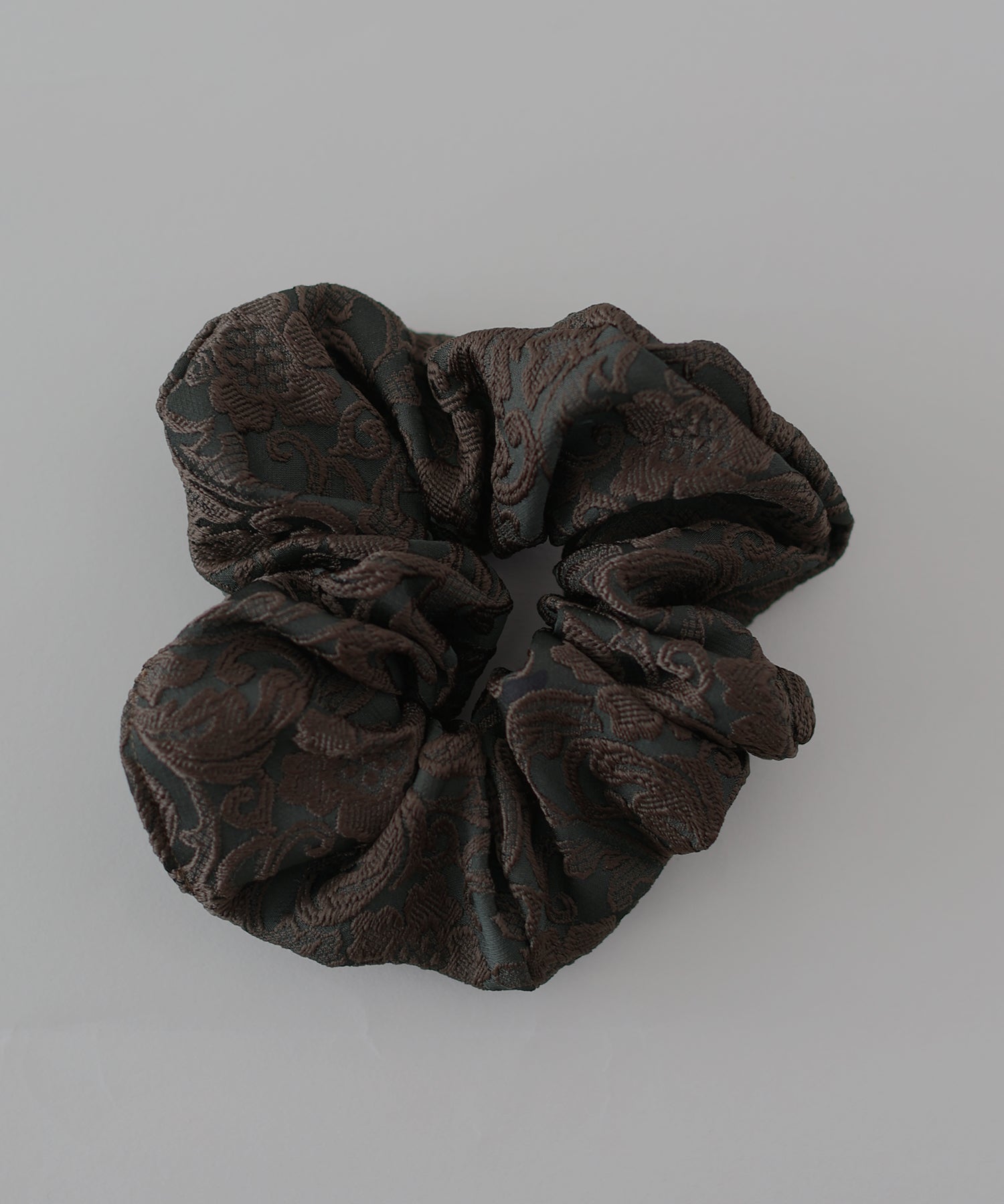 ジェーバイブルー J by blue ジャガードサテンシュシュ (ブラック) ブラック