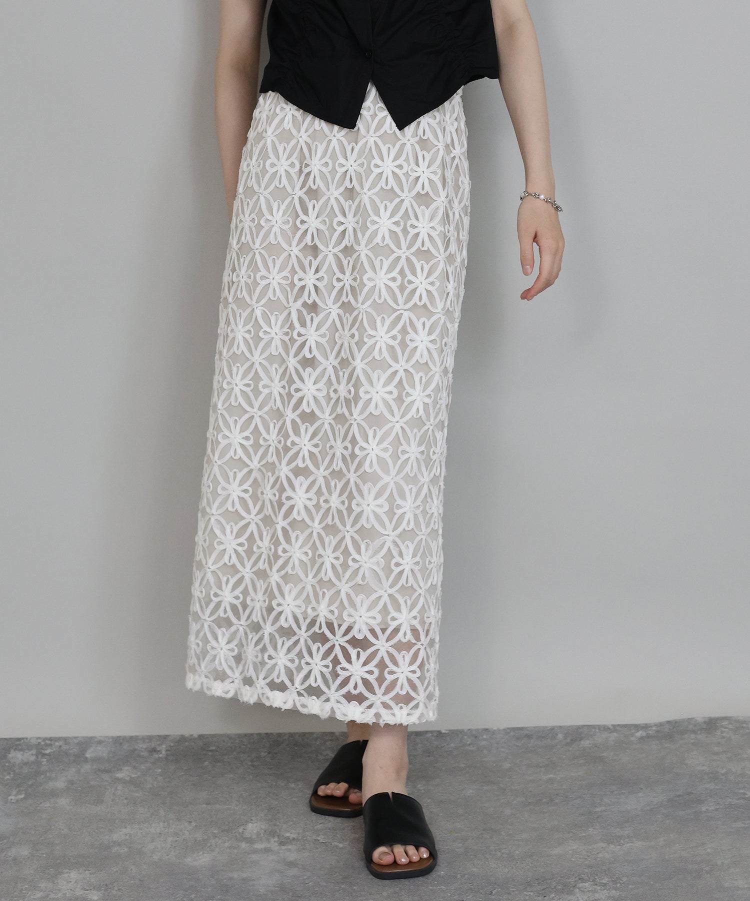 ジェーバイブルー J by blue チュールフラワータイトスカート (アイボリー) アイボリー