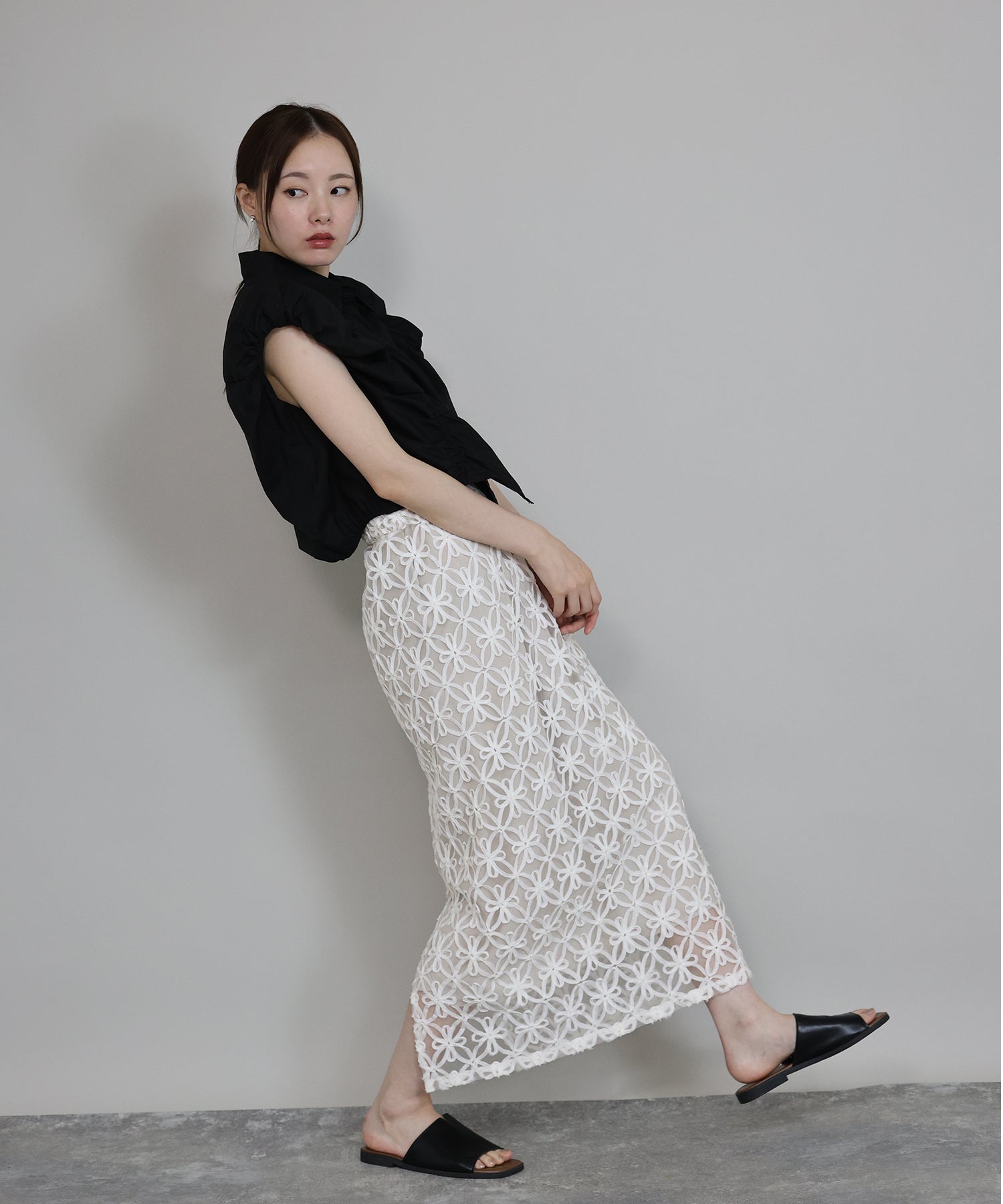 ジェーバイブルー J by blue チュールフラワータイトスカート (アイボリー) アイボリー