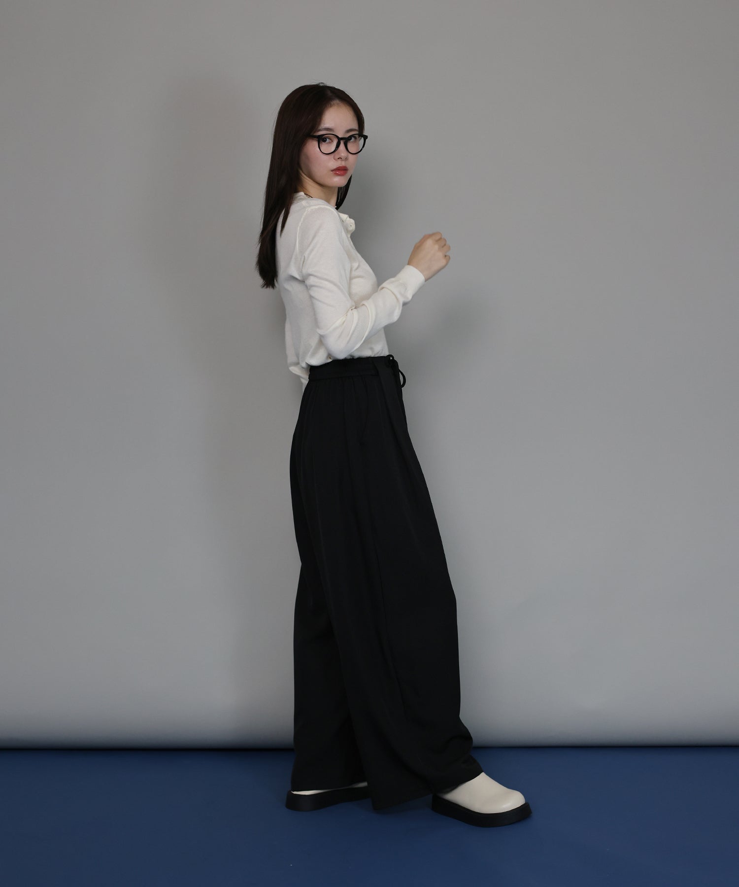 ジェーバイブルー J by blue タックワイドパンツ (ブラック) ブラック