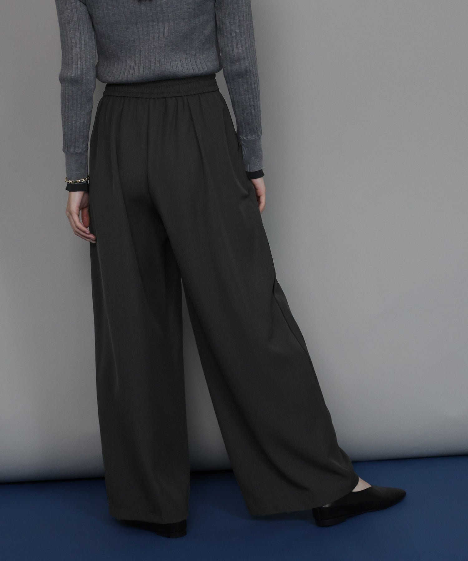 ジェーバイブルー J by blue タックワイドパンツ (ブラック) ブラック