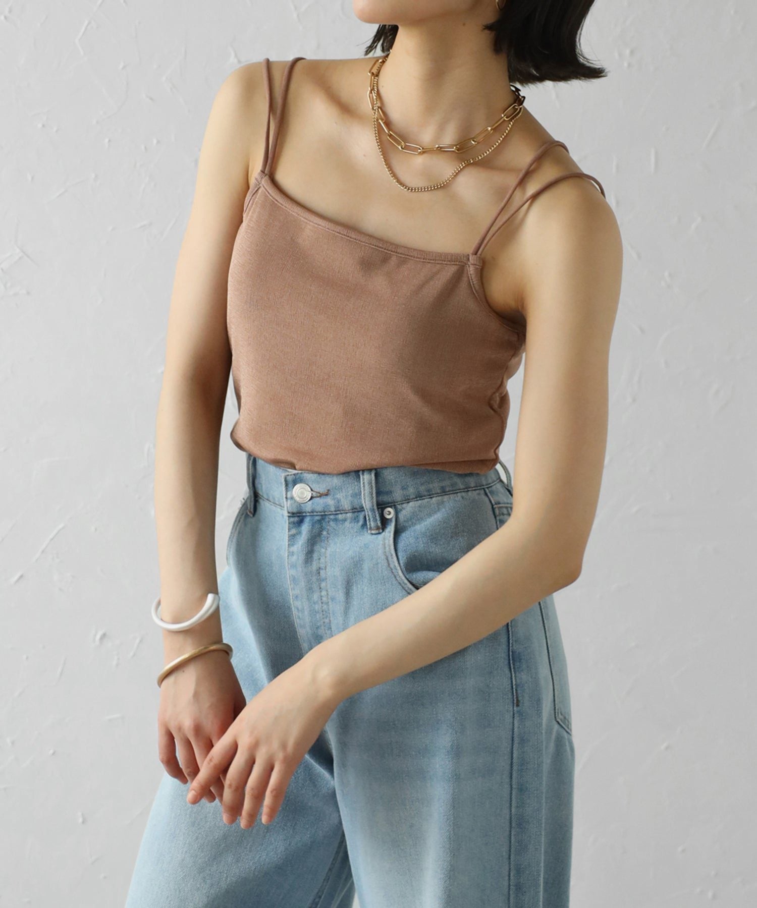 ボンジュールサガン BONJOUR SAGAN UVカット接触冷感バックデザインシャイニーストレッチキャミ (LIGHT-GRAY) LIGHT-GRAY