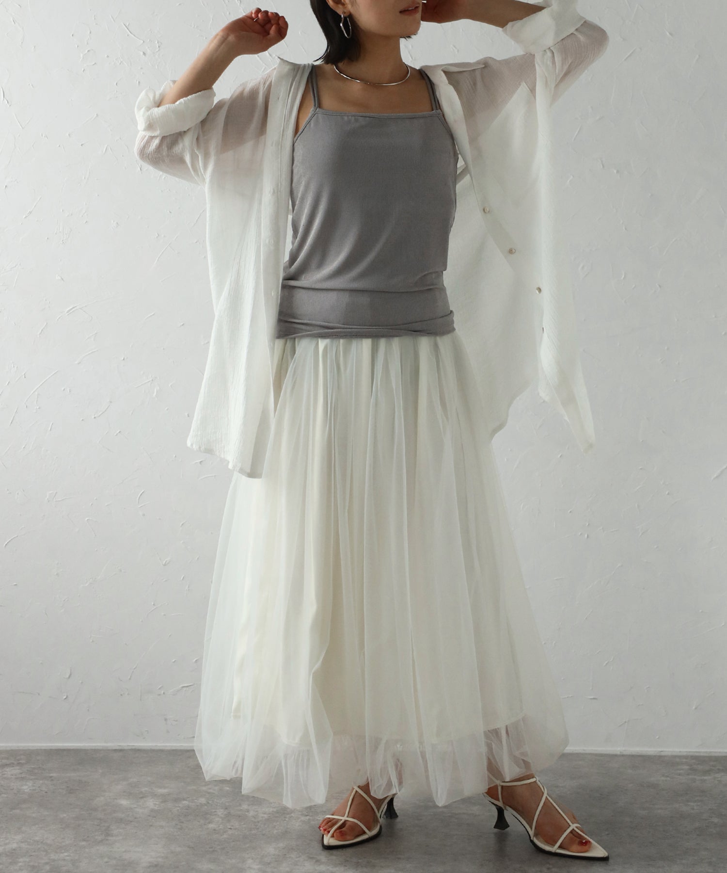 ボンジュールサガン BONJOUR SAGAN UVカット接触冷感バックデザインシャイニーストレッチキャミ (LIGHT-GRAY) LIGHT-GRAY