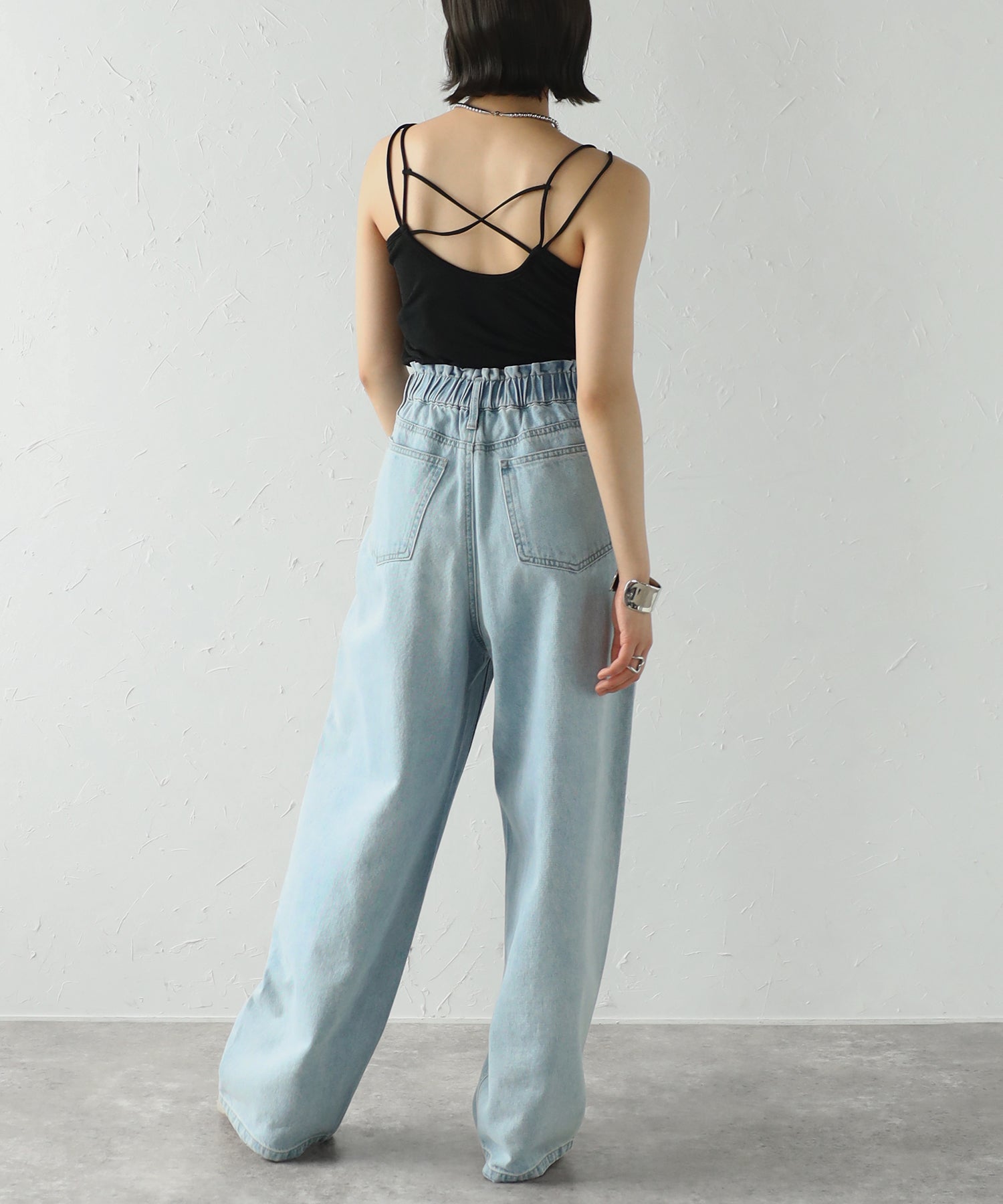 ボンジュールサガン BONJOUR SAGAN UVカット接触冷感バックデザインシャイニーストレッチキャミ (LIGHT-GRAY) LIGHT-GRAY