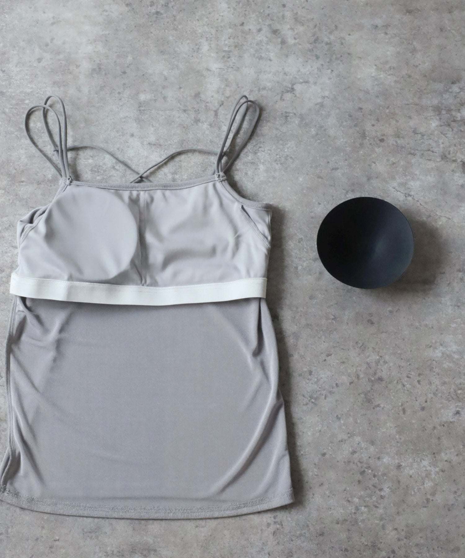 ボンジュールサガン BONJOUR SAGAN UVカット接触冷感バックデザインシャイニーストレッチキャミ (LIGHT-GRAY) LIGHT-GRAY