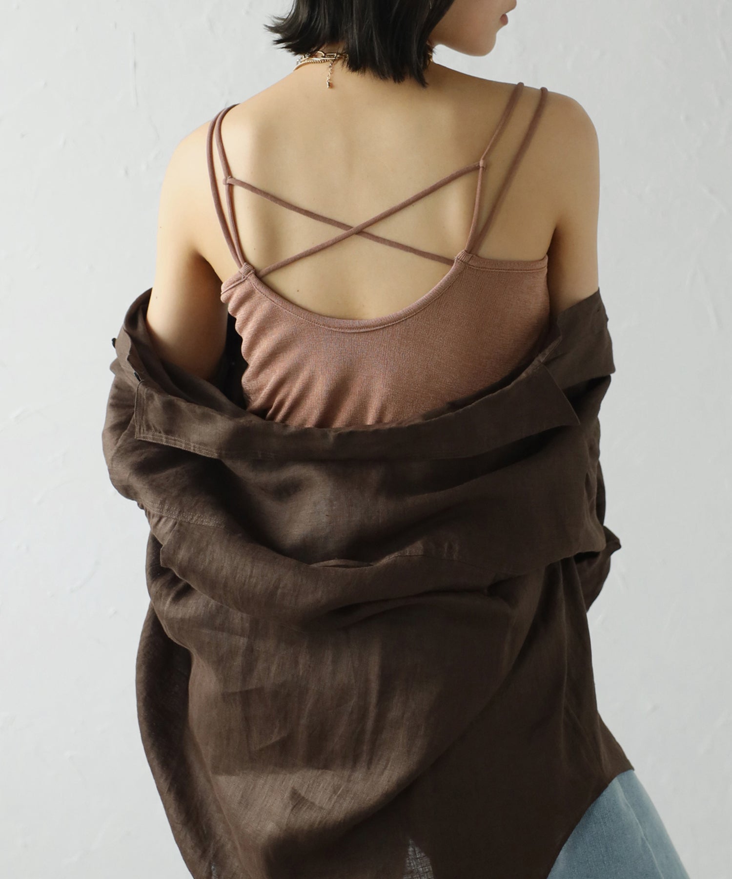 ボンジュールサガン BONJOUR SAGAN UVカット接触冷感バックデザインシャイニーストレッチキャミ (MOCHA) MOCHA