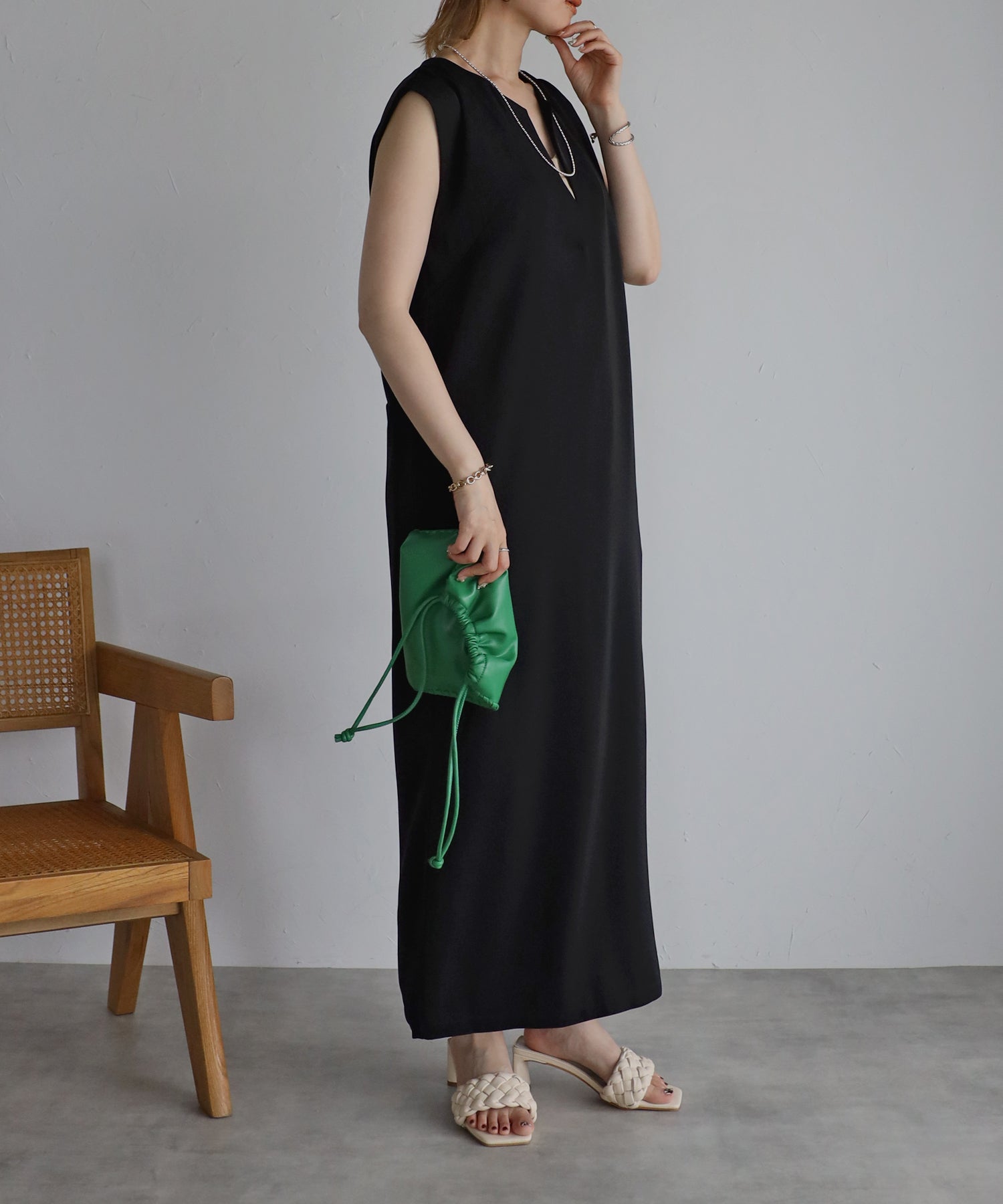 ボンジュールサガン BONJOUR SAGAN ディープVネックワンピース (Ivory) Ivory