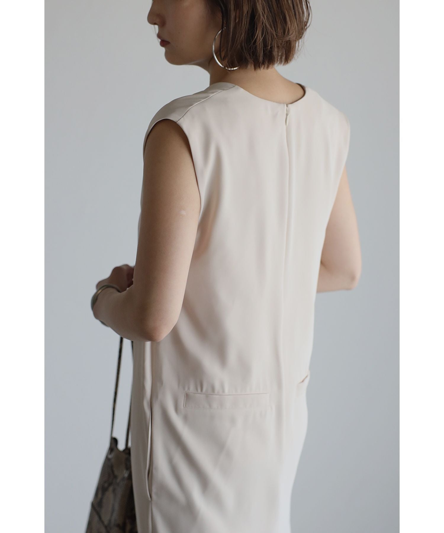 ボンジュールサガン BONJOUR SAGAN ディープVネックワンピース (Ivory) Ivory