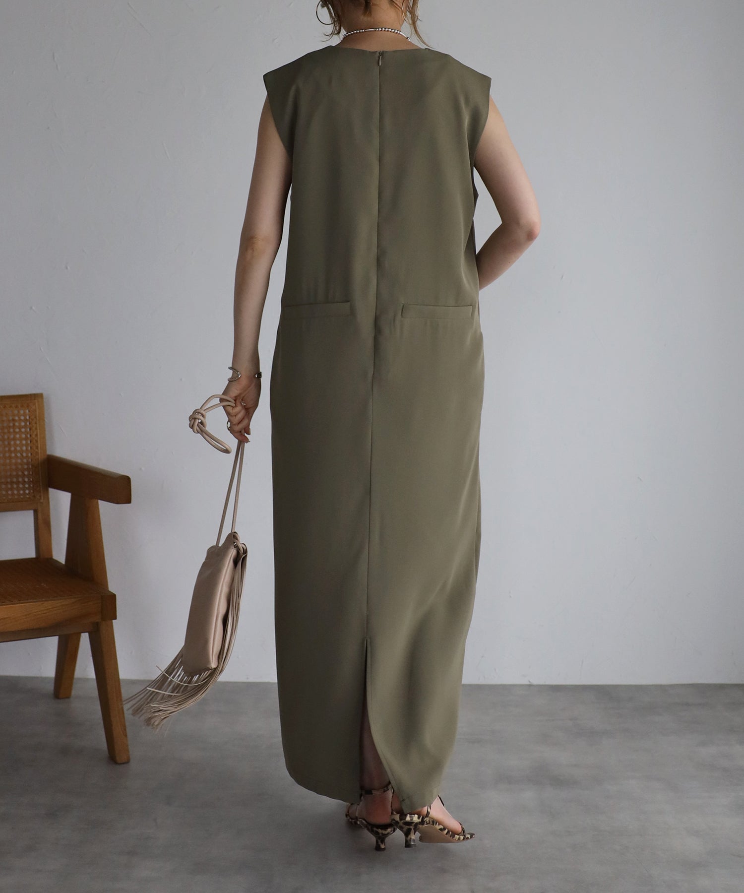 ボンジュールサガン BONJOUR SAGAN ディープVネックワンピース (Ivory) Ivory