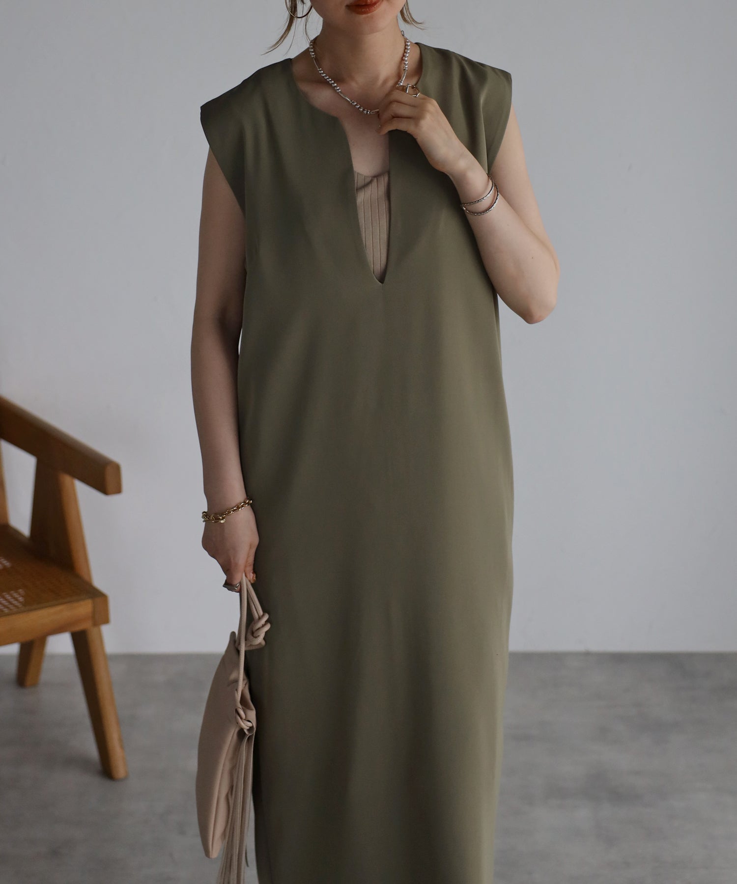 ボンジュールサガン BONJOUR SAGAN ディープVネックワンピース (Ivory) Ivory