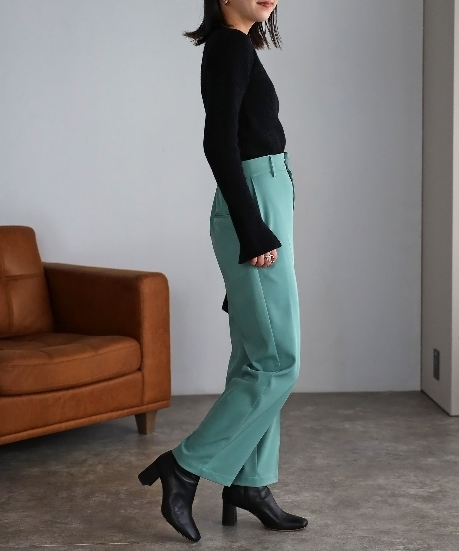 ボンジュールサガン BONJOUR SAGAN センタープレスハイウエストパンツ (OFF-WHITE) OFF-WHITE