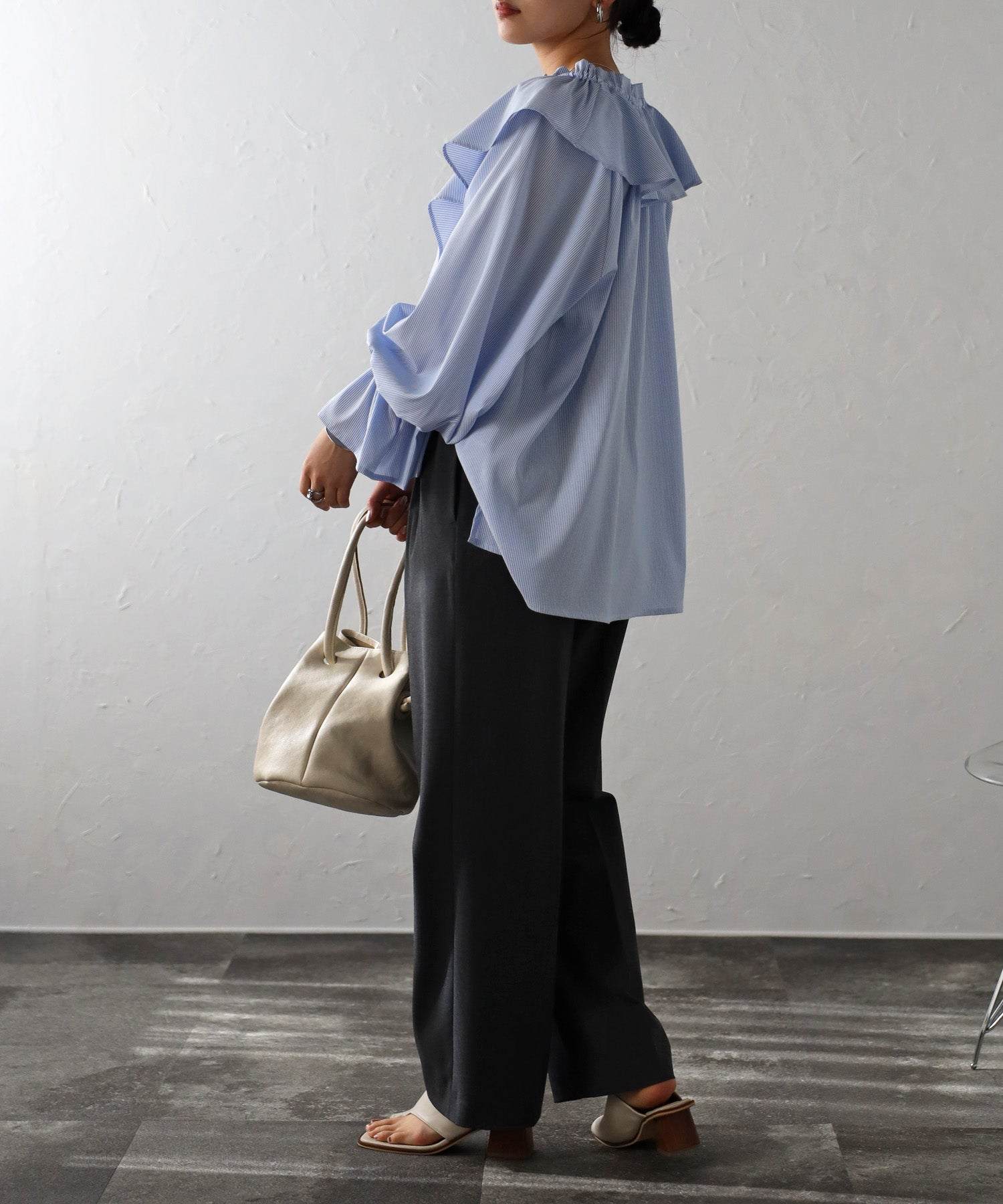ボンジュールサガン BONJOUR SAGAN ラッフルカラーブラウス (OFF-WHITE) OFF-WHITE