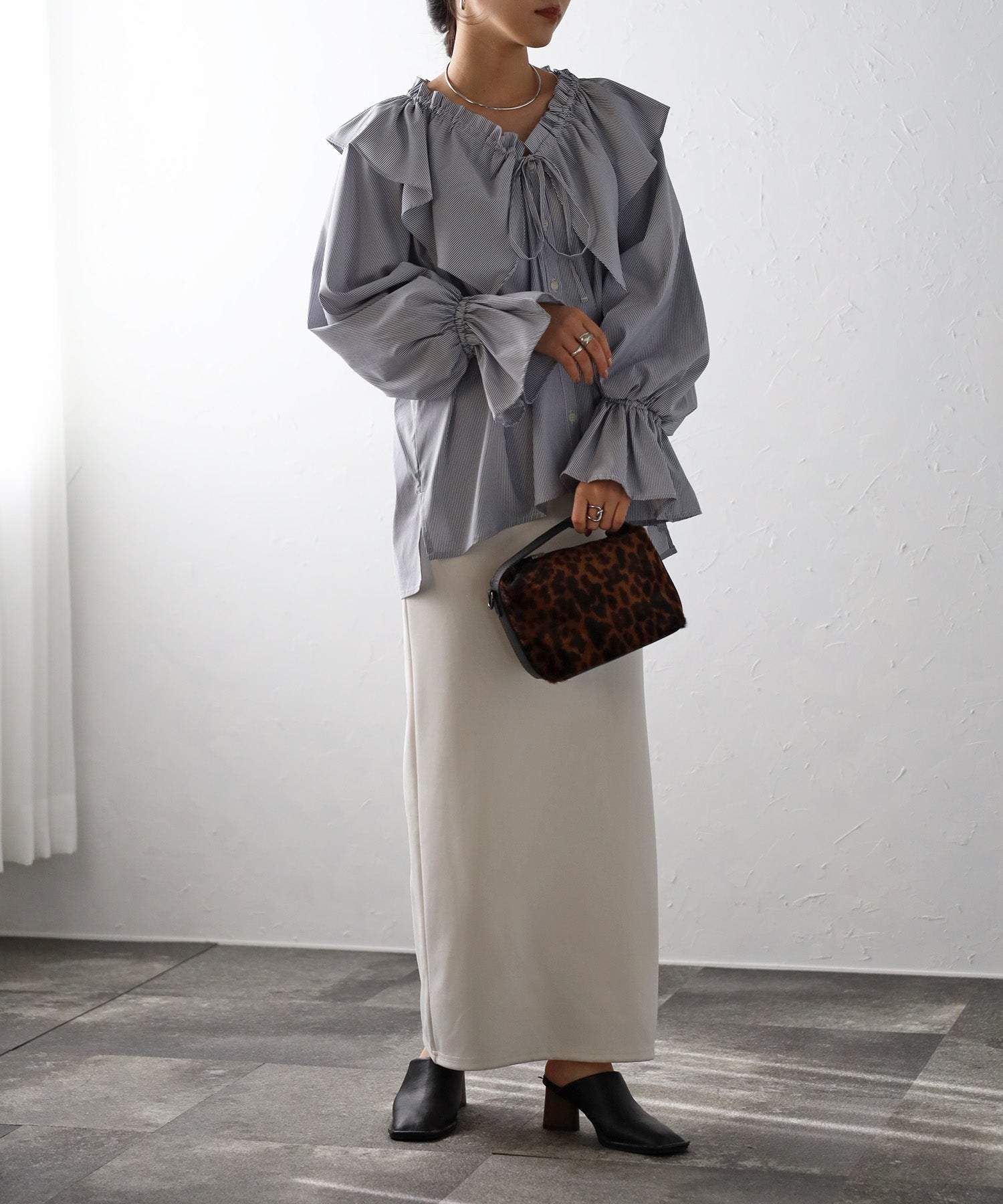 ボンジュールサガン BONJOUR SAGAN ラッフルカラーブラウス (OFF-WHITE) OFF-WHITE