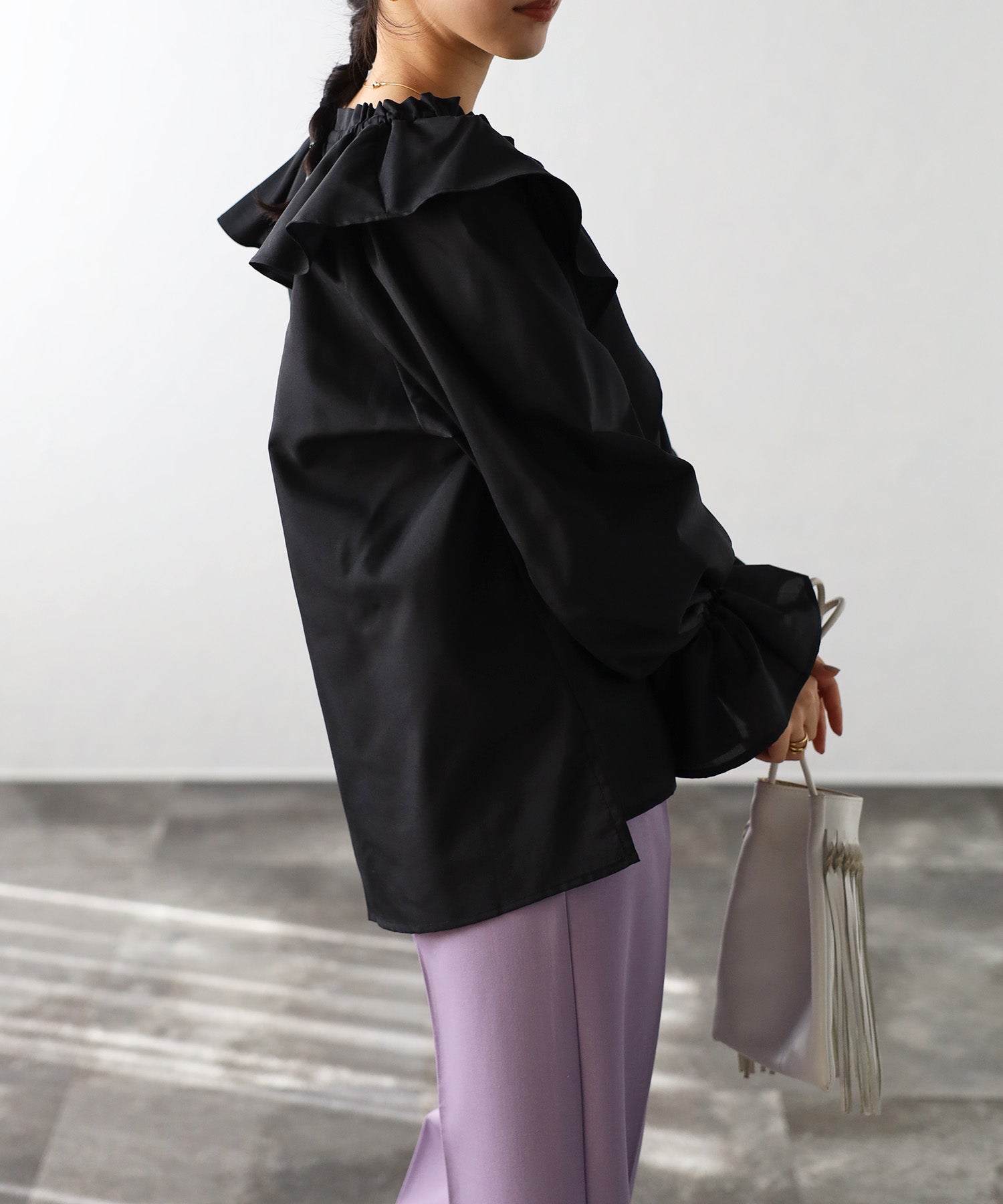 ボンジュールサガン BONJOUR SAGAN ラッフルカラーブラウス (OFF-WHITE) OFF-WHITE