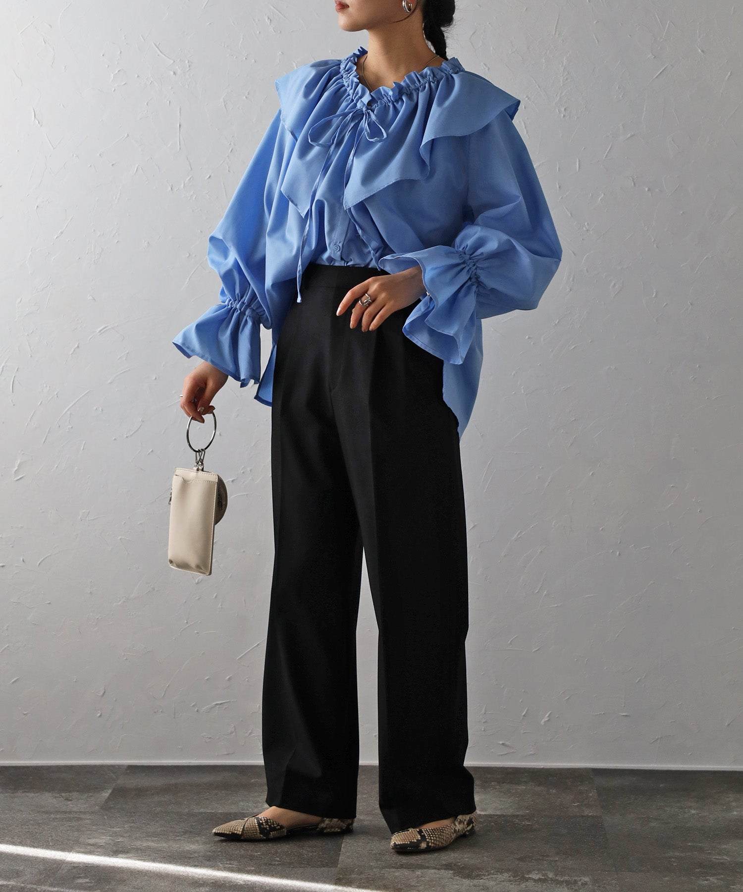 ボンジュールサガン BONJOUR SAGAN ラッフルカラーブラウス (OFF-WHITE) OFF-WHITE