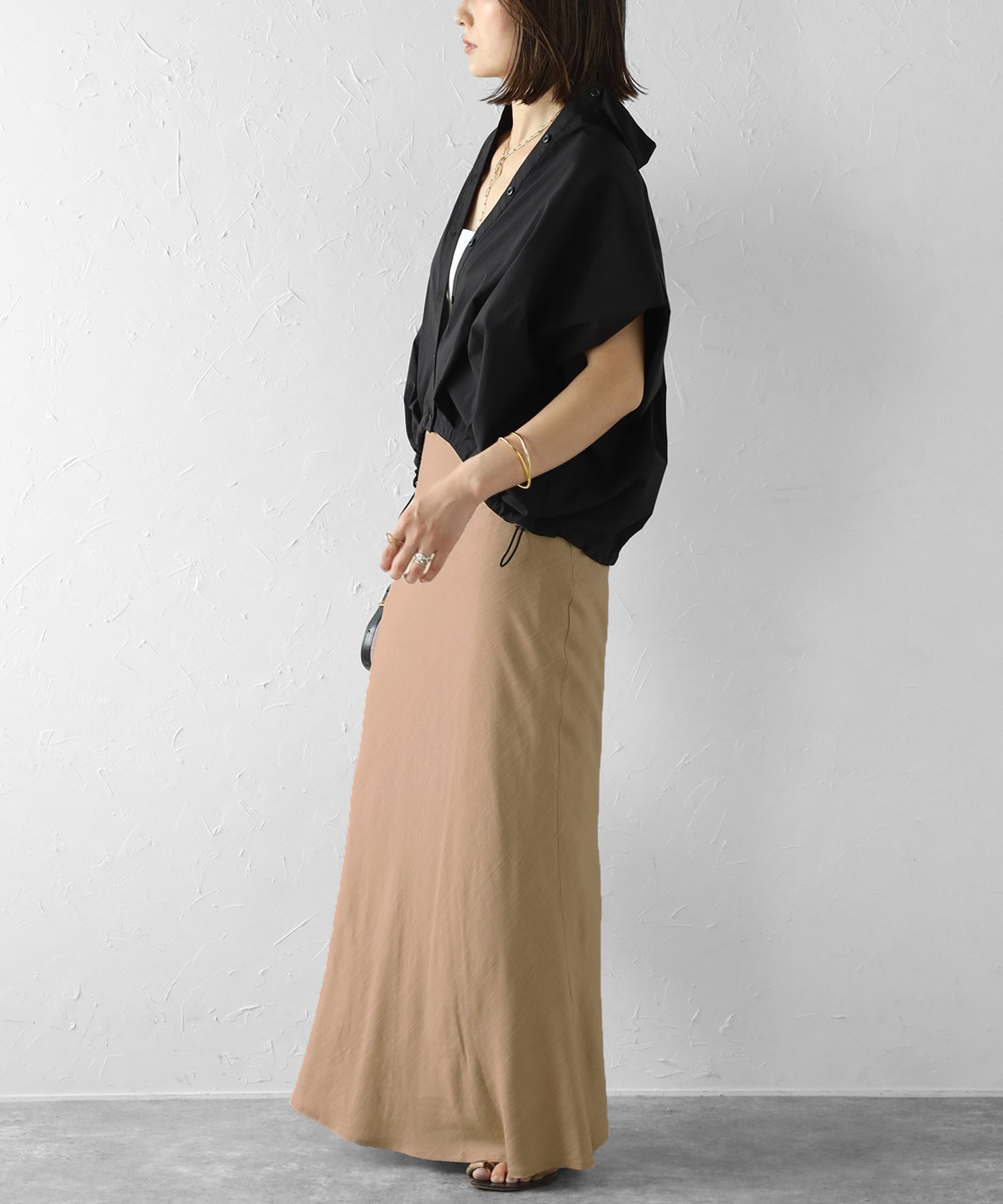 ボンジュールサガン BONJOUR SAGAN 裾ドロストタックスリーブシャツ