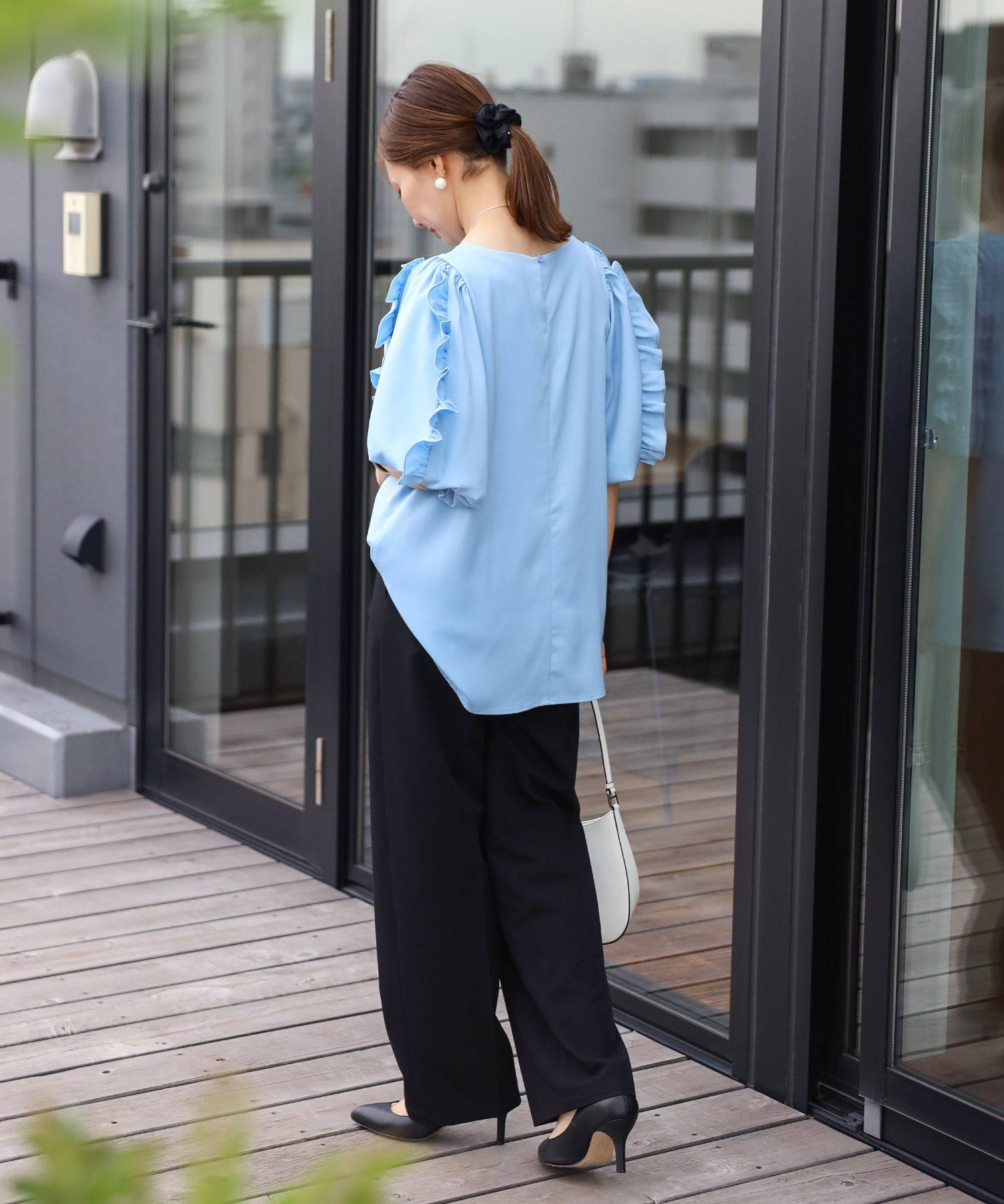 ボンジュールサガン BONJOUR SAGAN 袖フリルチュニックブラウス×ストレートパンツセットアップ