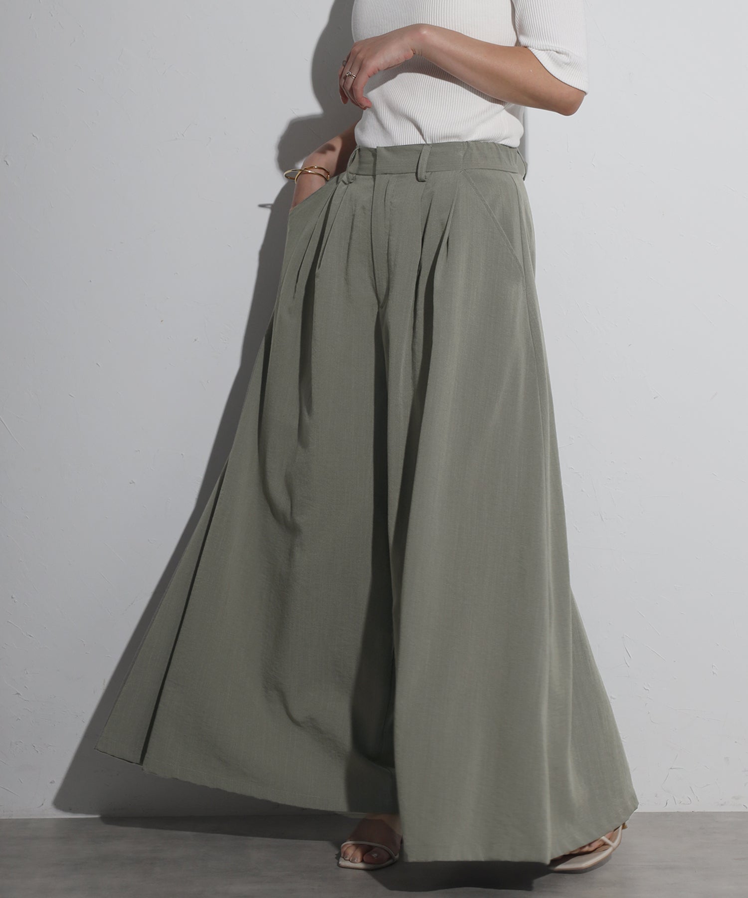 ボンジュールサガン BONJOUR SAGAN タックフレアワイドパンツ