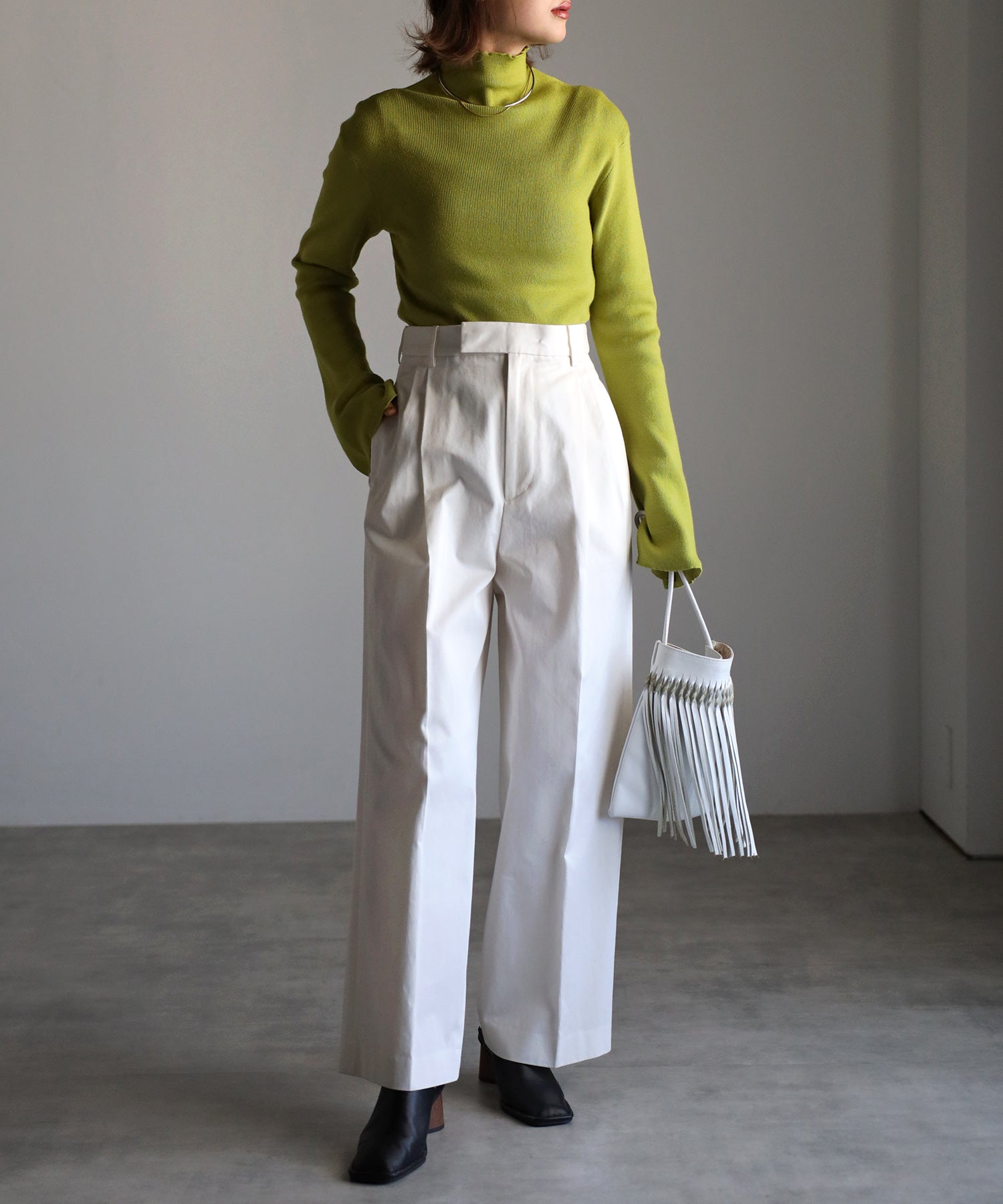 ボンジュールサガン BONJOUR SAGAN 袖スリットハイネックニット