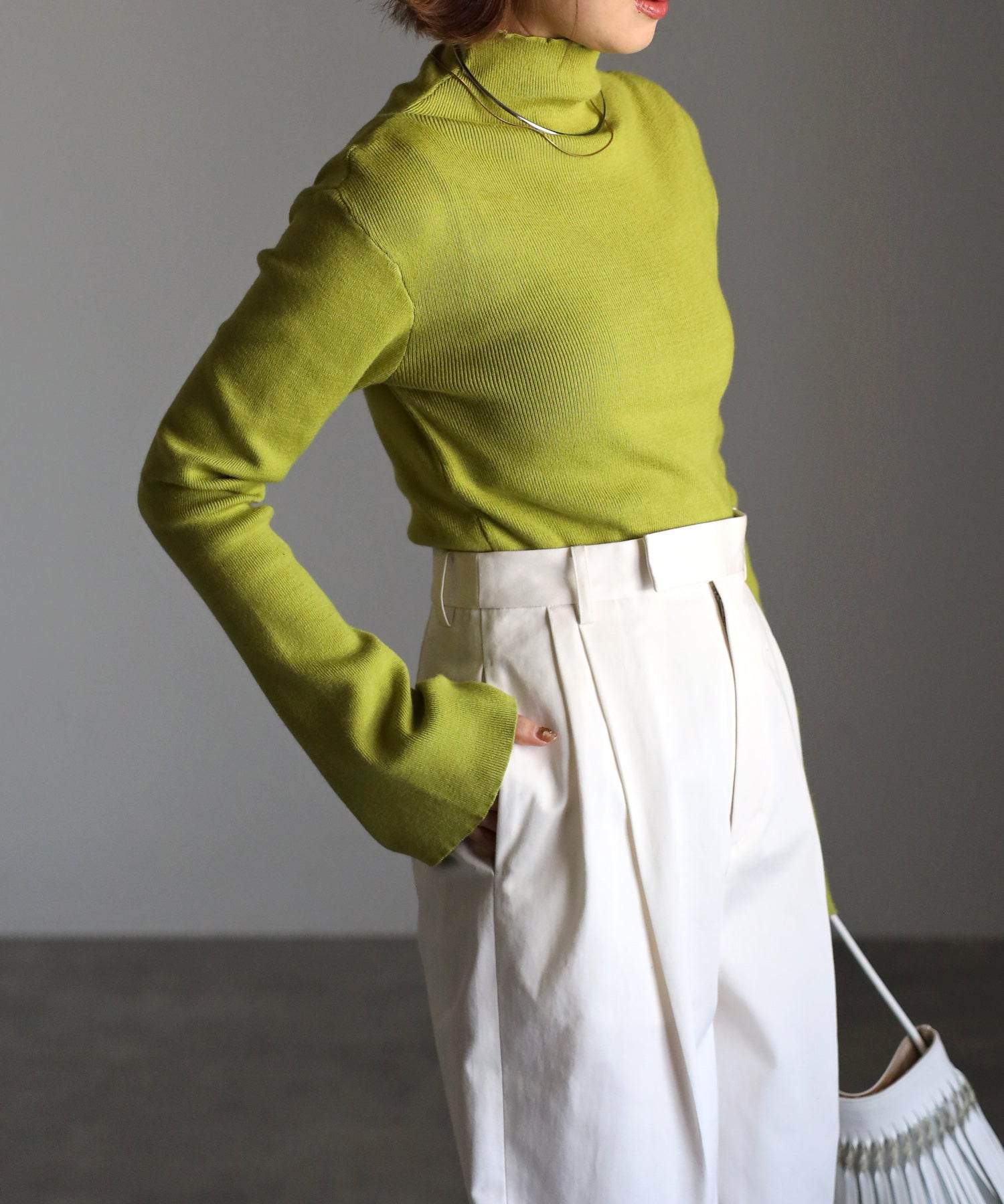 ボンジュールサガン BONJOUR SAGAN 袖スリットハイネックニット