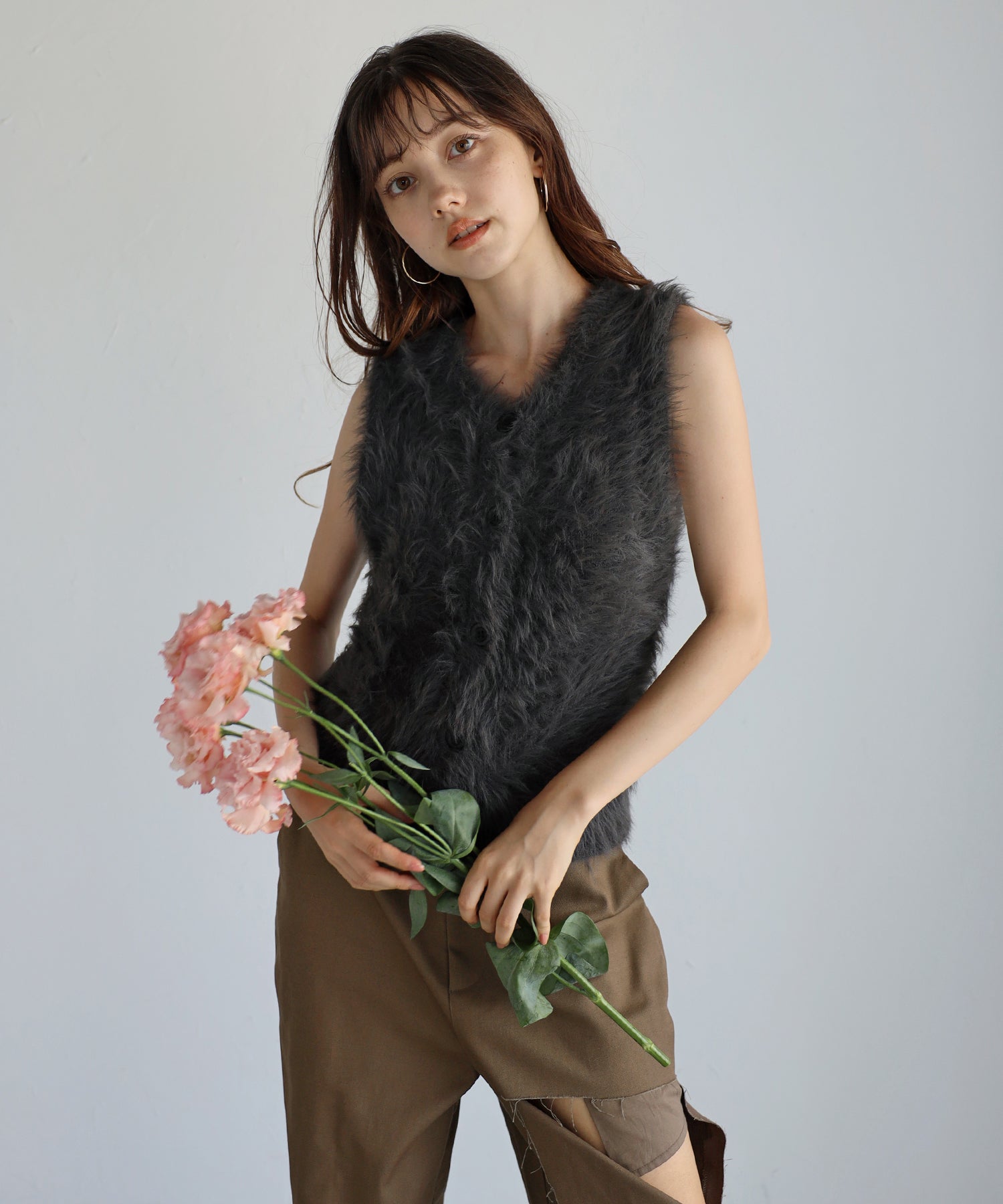 ボンジュールサガン BONJOUR SAGAN 2way feather yarn vest / 前後2WAYフェザーヤーンベスト (CHARCOAL-GRAY) CHARCOAL-GRAY