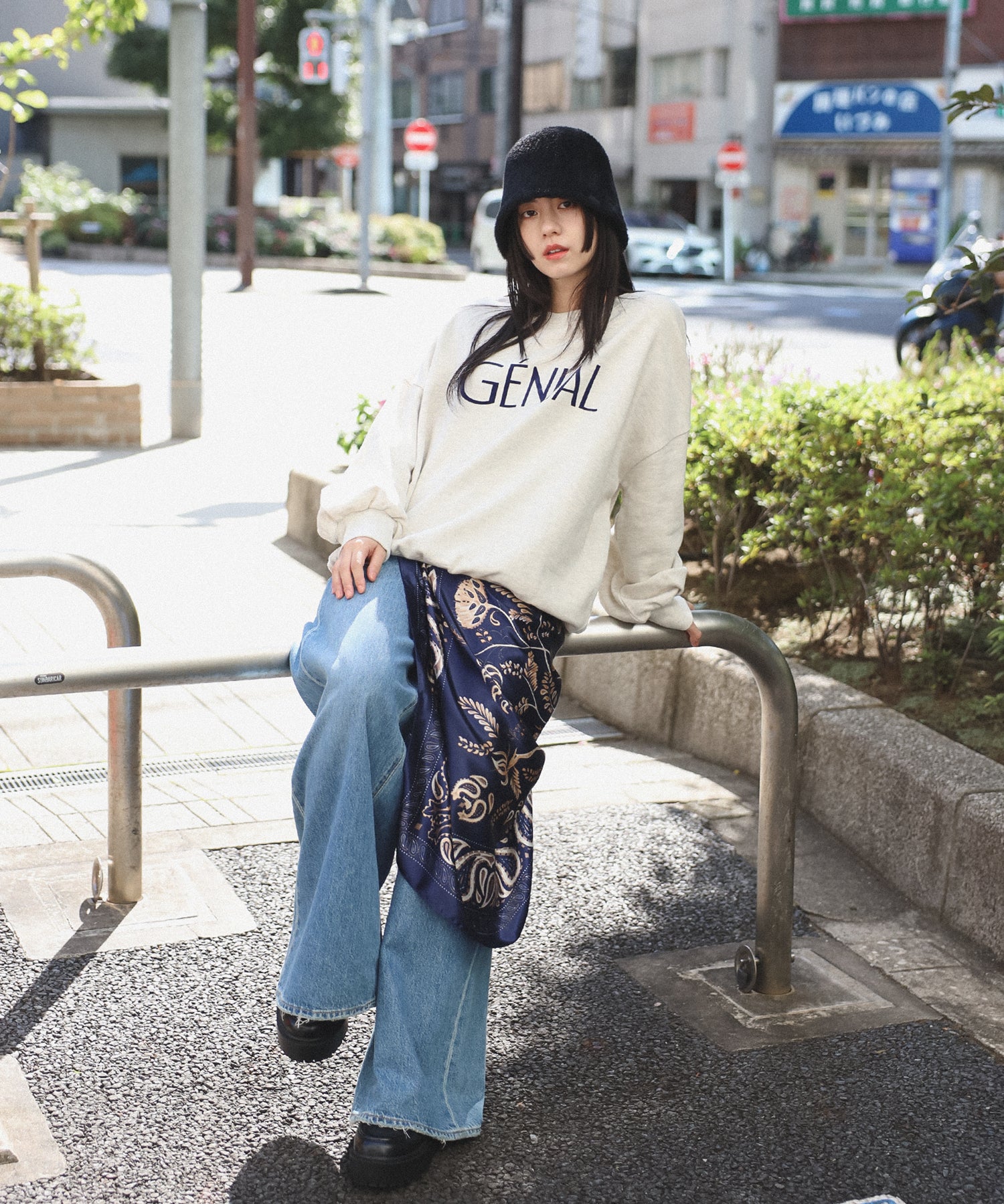 ボンジュールサガン BONJOUR SAGAN G NIALフロッキーロゴスウェット (OATMEAL) OATMEAL